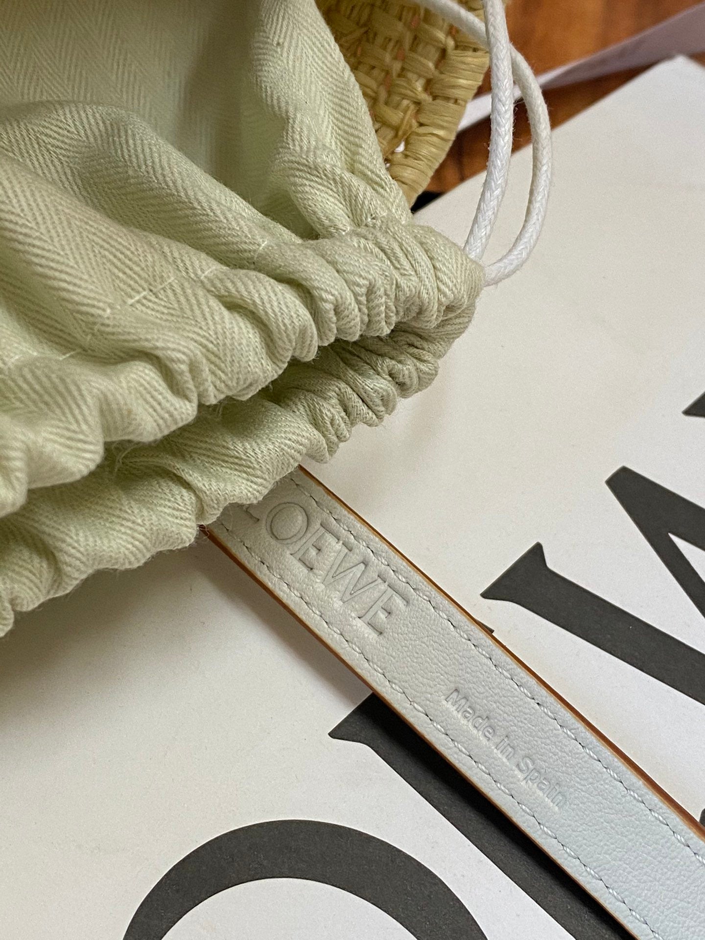 Natural & white raffia small square basket bag