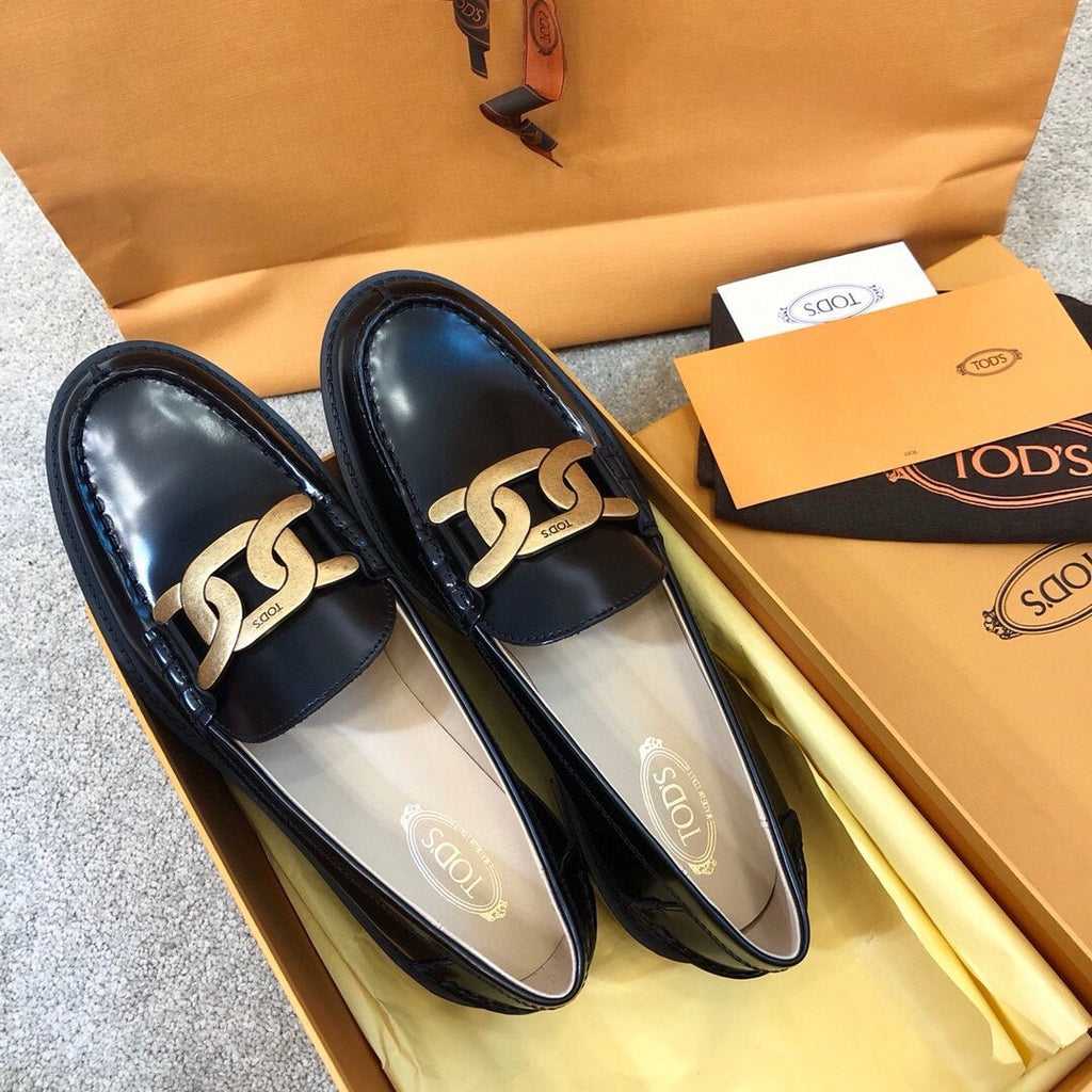 Black T loafers in leather