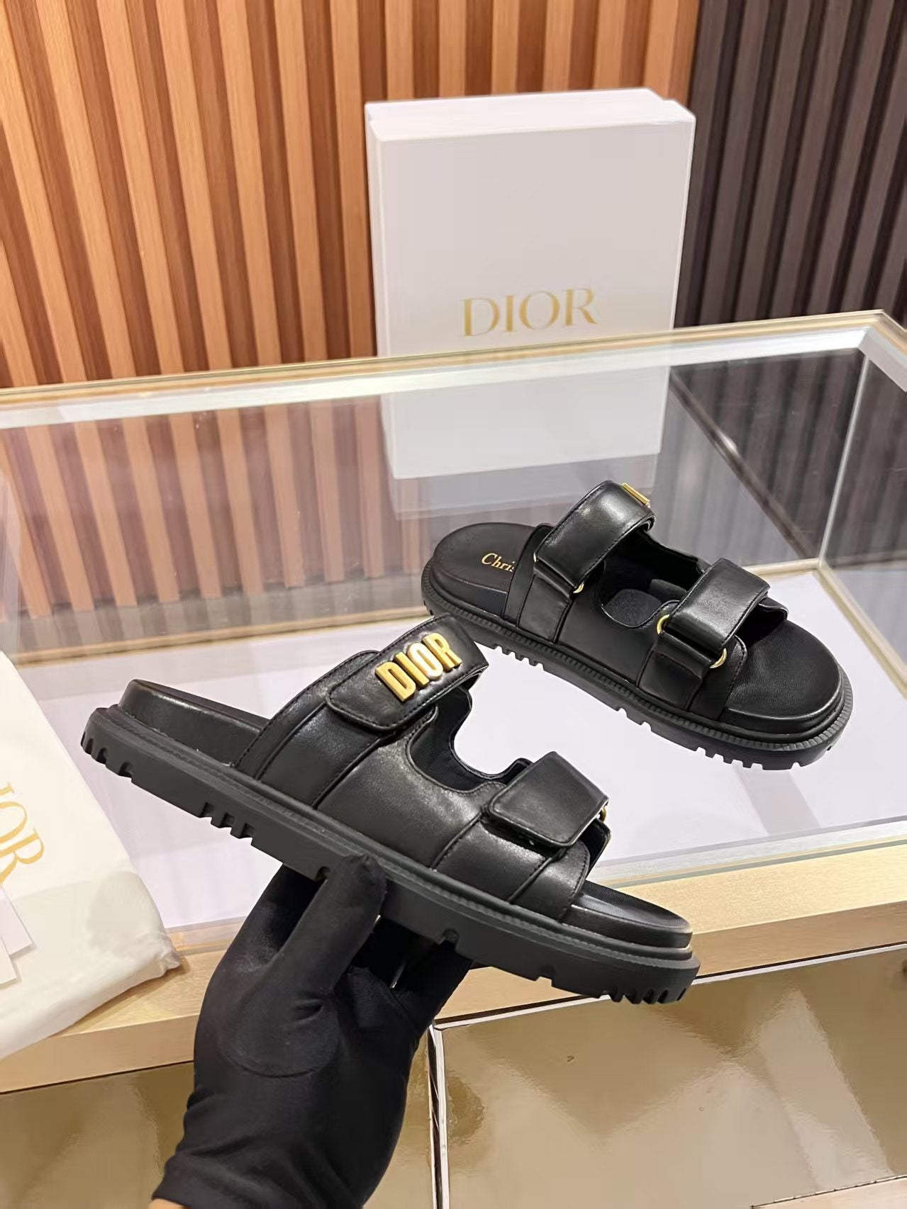 Black Dioract Slide