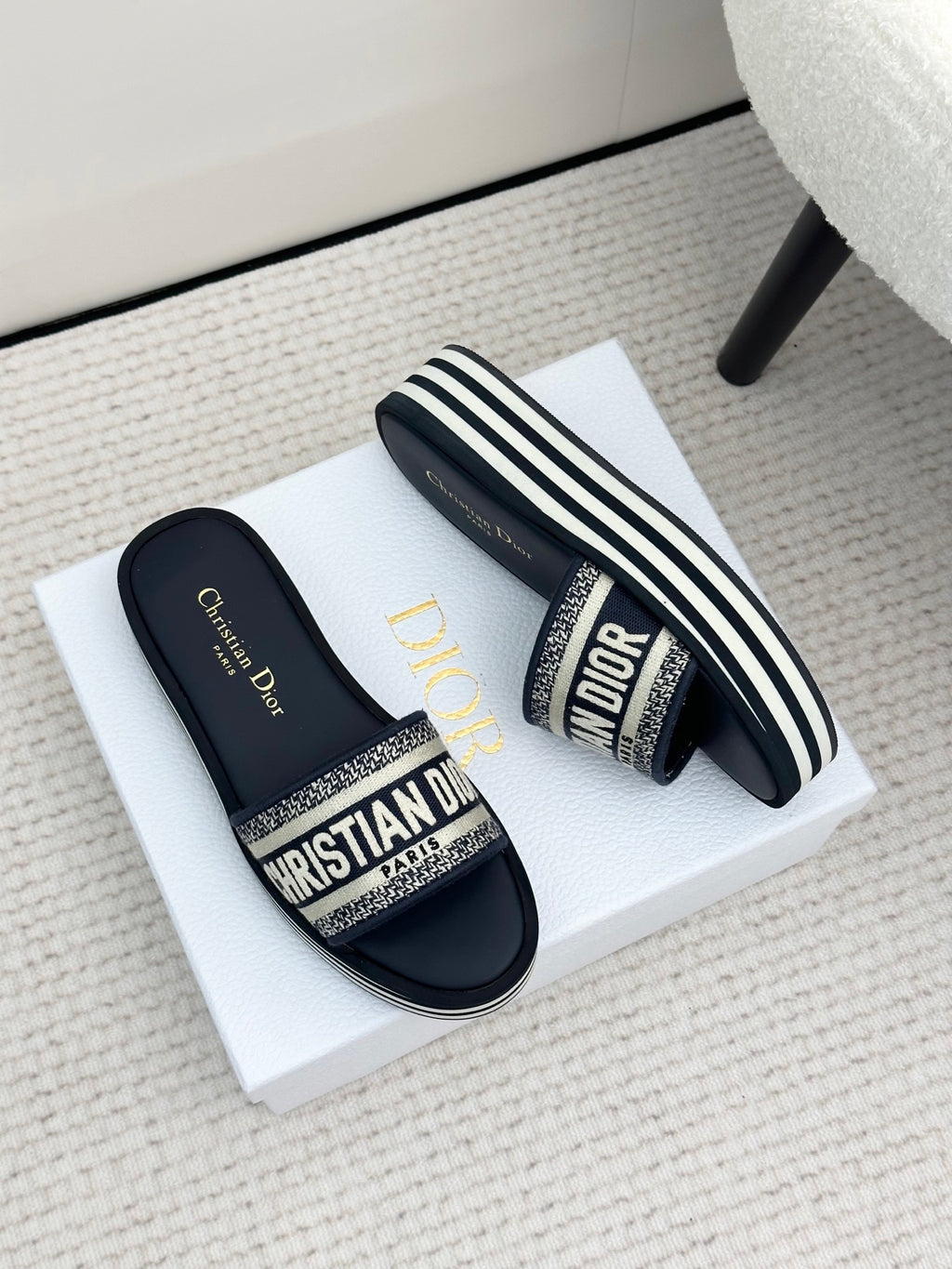 Deep Blue Dway Platform Slide