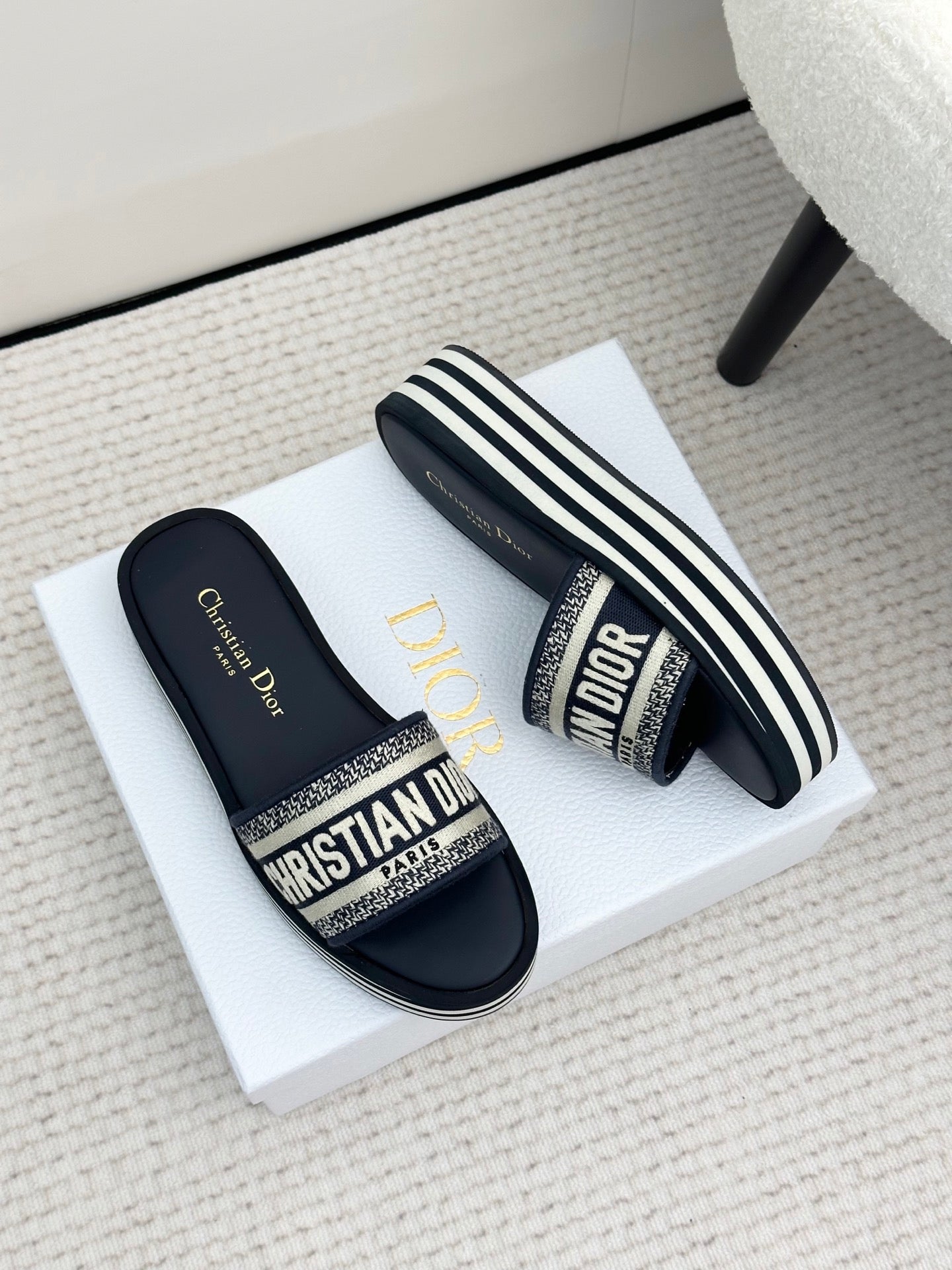 Deep Blue Dway Platform Slide