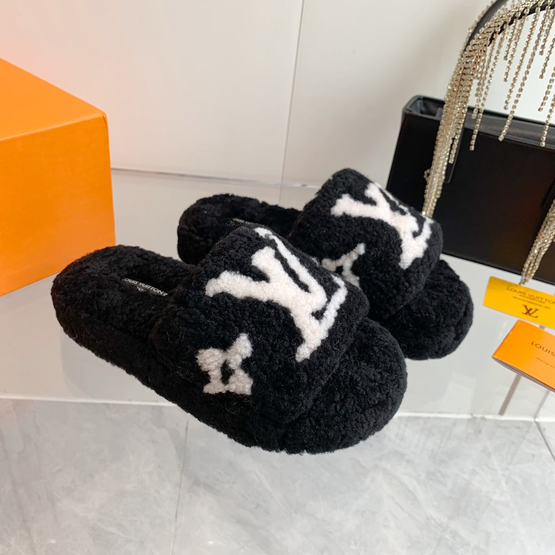 Black LP Flat Mule