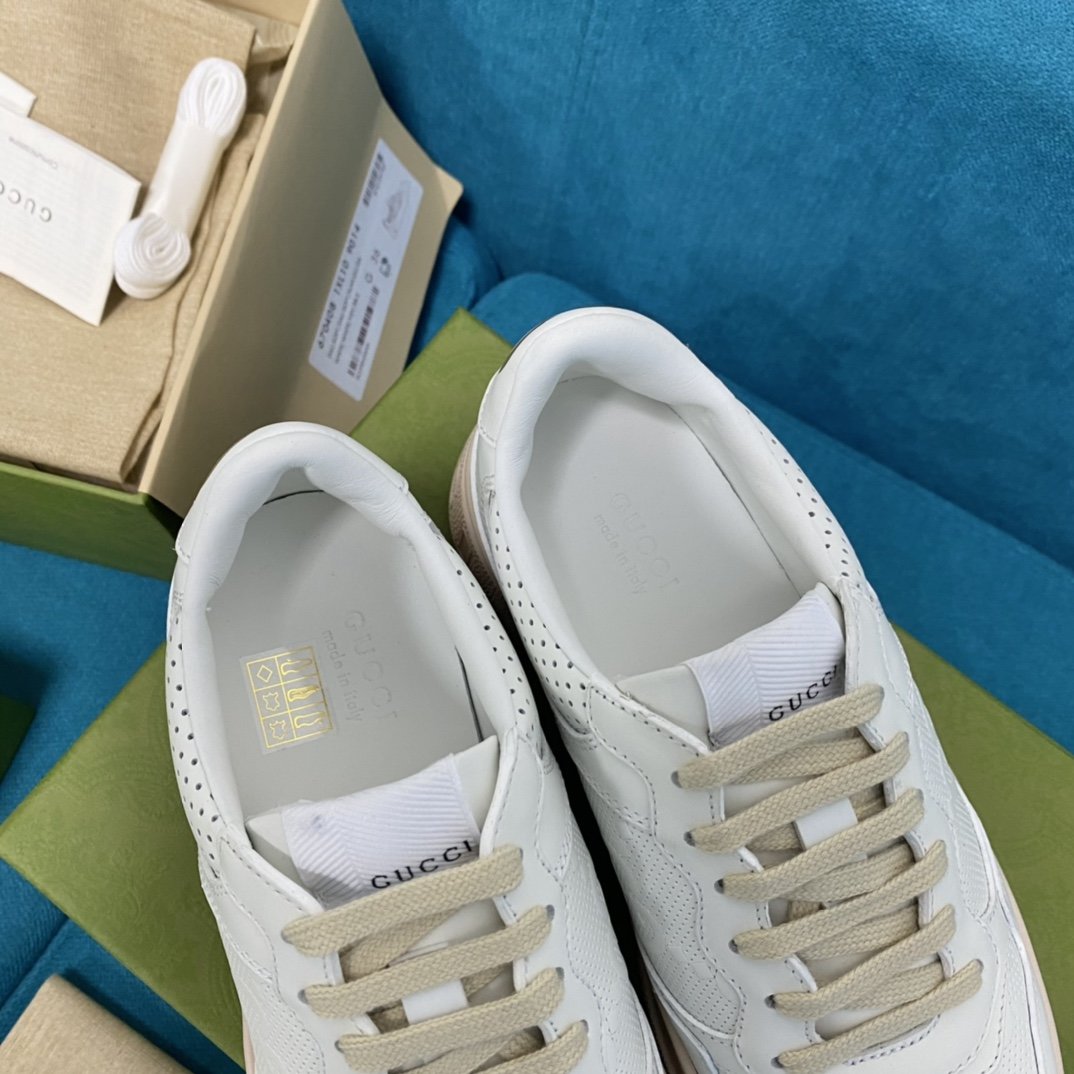 White GG sneaker