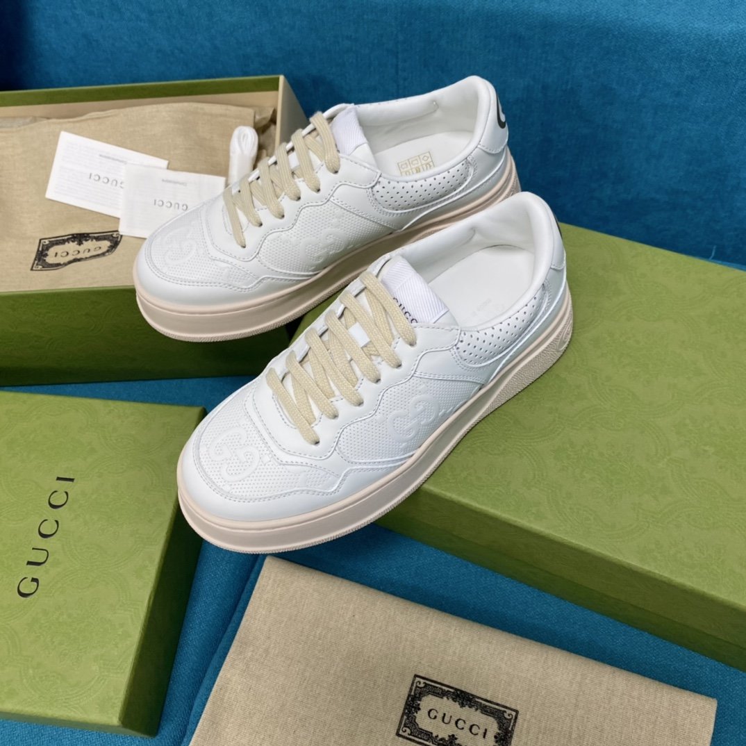 White GG sneaker