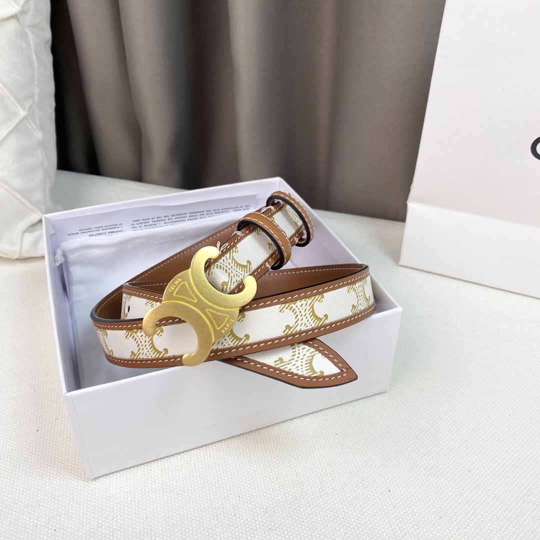 White medium TT with border triomphe belt