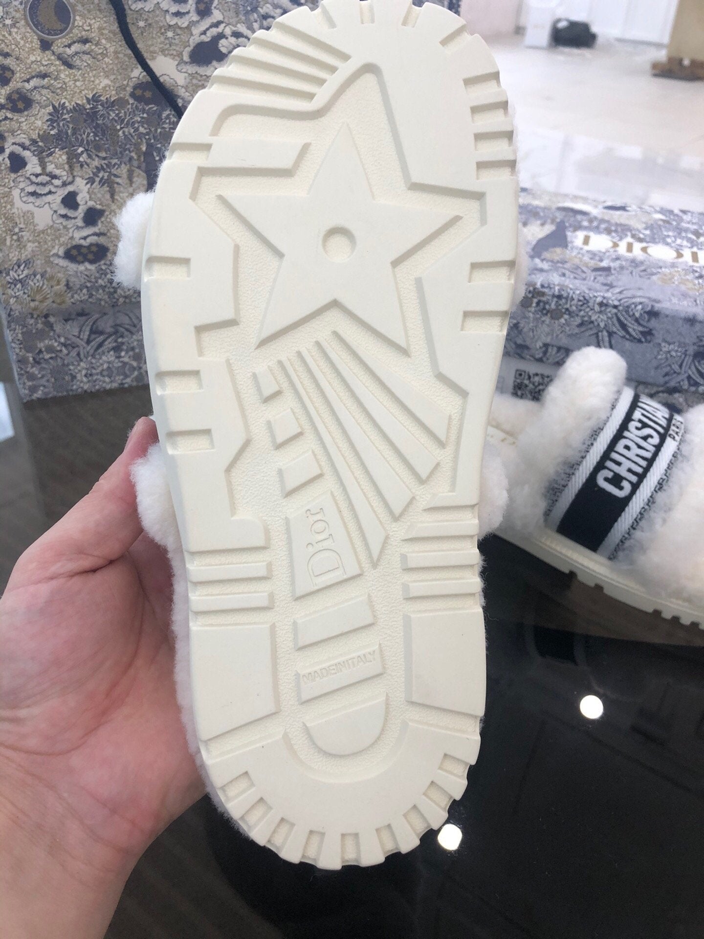 White DD slide