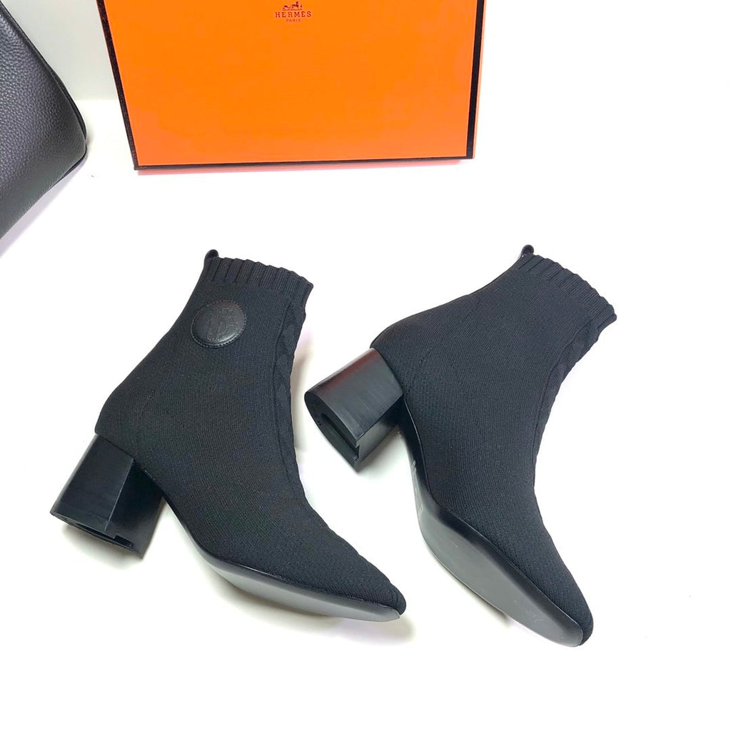 Black HV 60 ankle boot