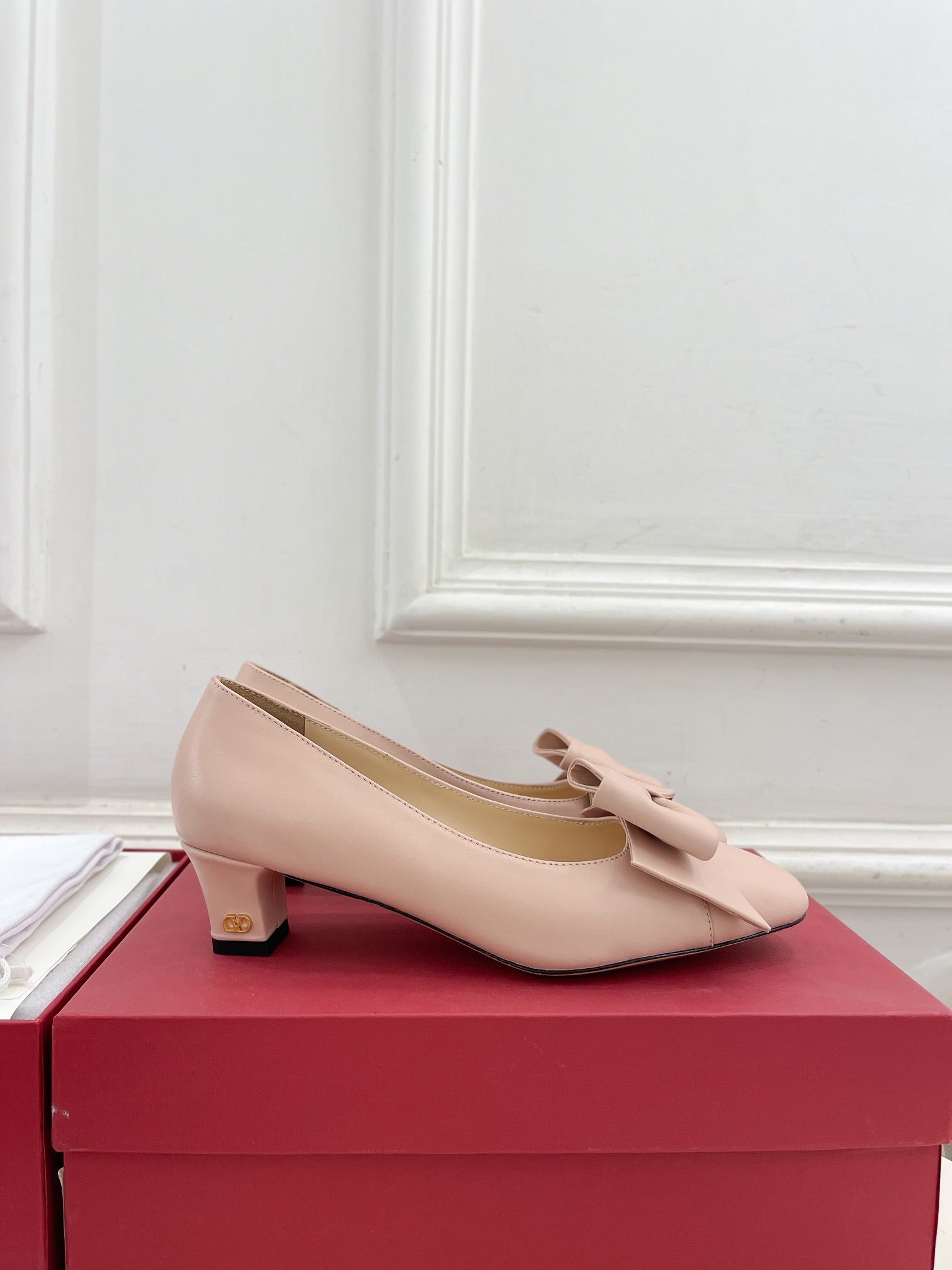 Water Rose Bowow Pumps