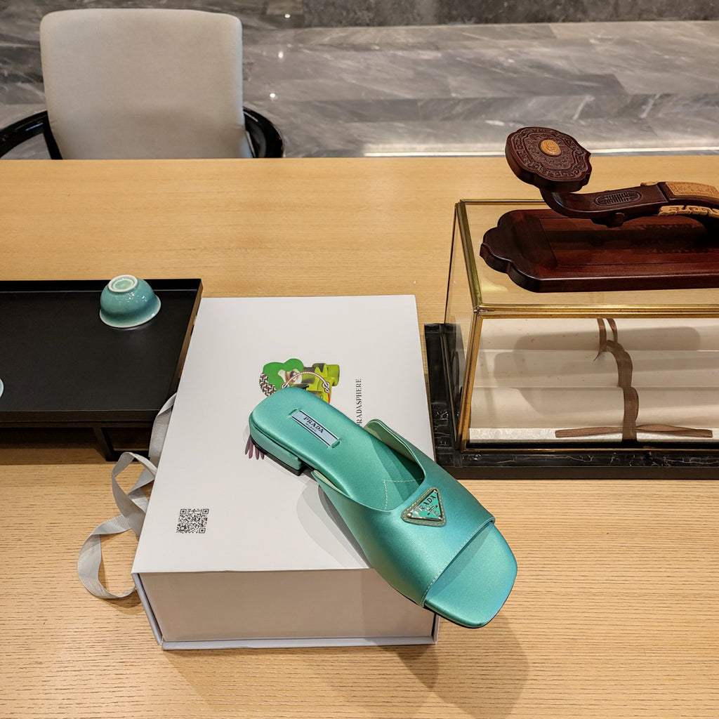 Absinthe flat satin sandals