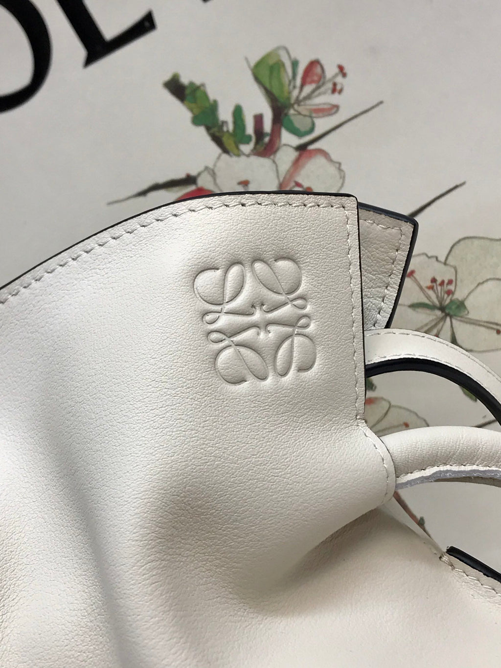 Soft white mini LF clutch