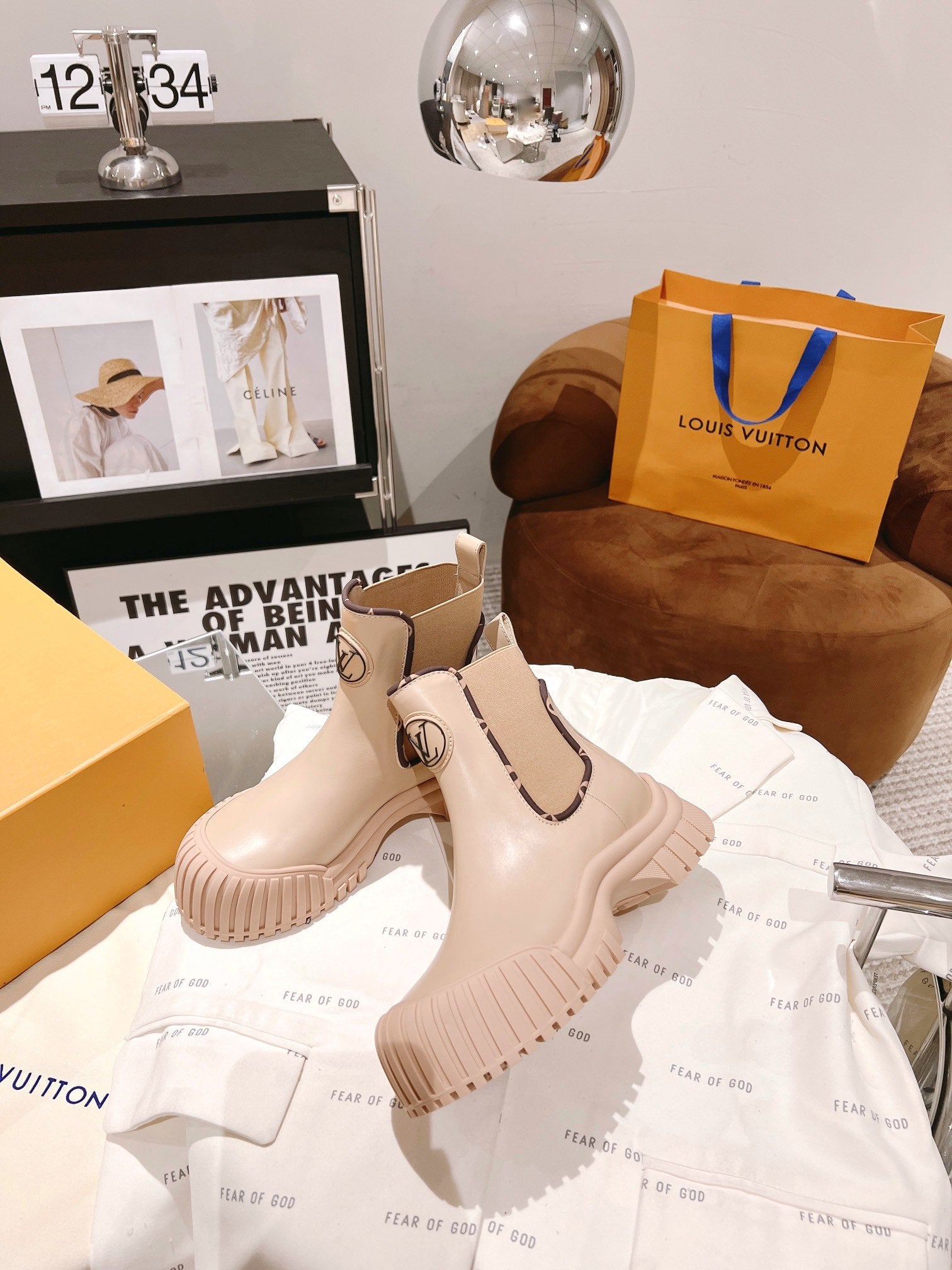 Beige LR flat ankle boot