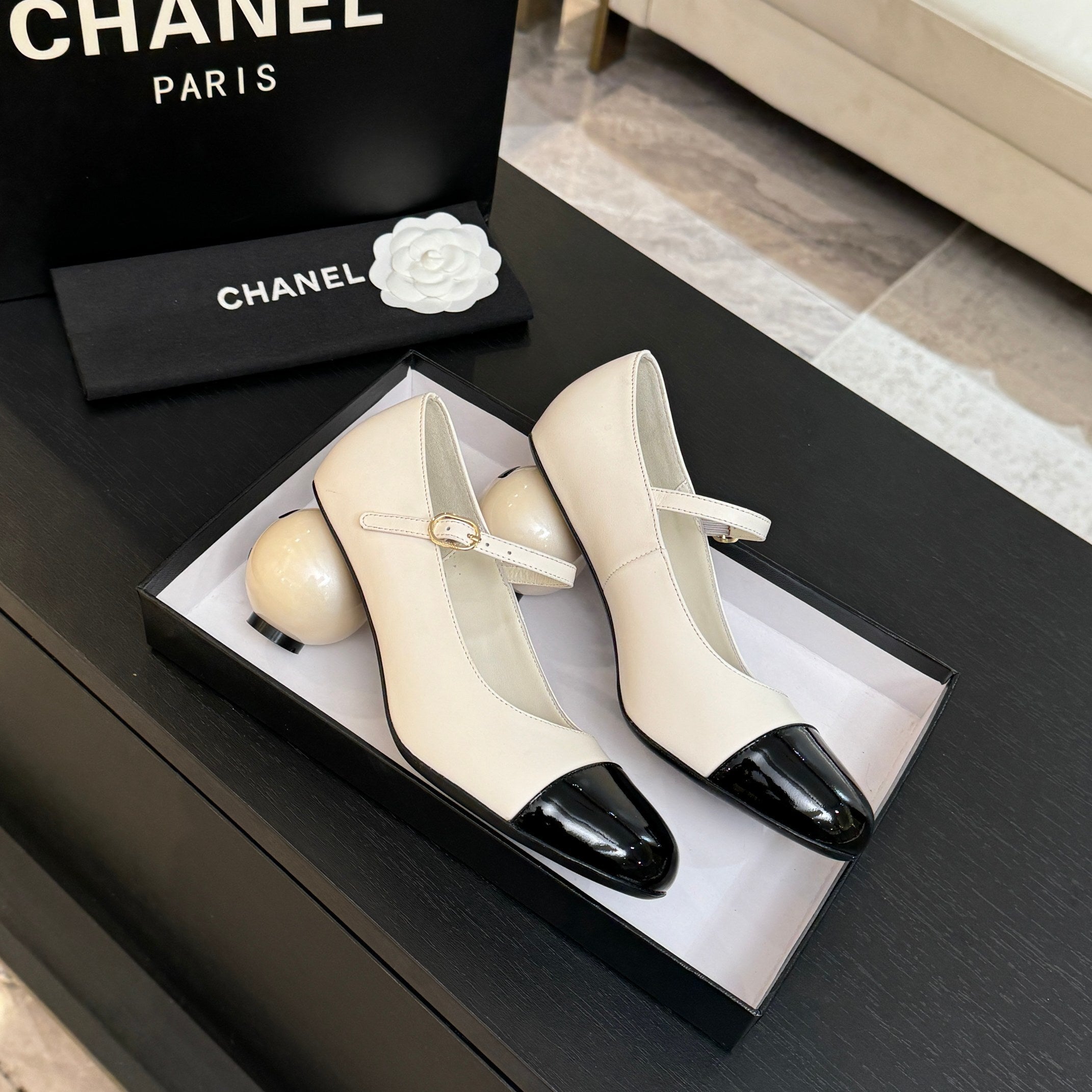 White & Black Mary Janes Pump