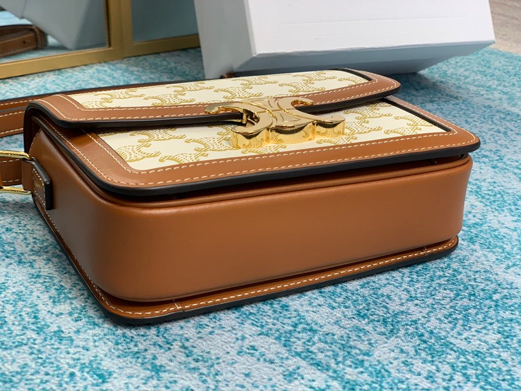 White CT triomphe bag