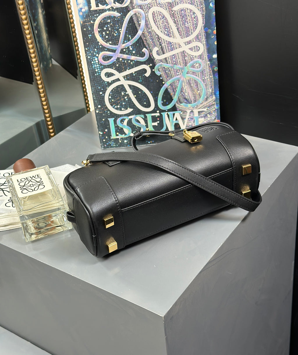 Black Amazona 23 Cropped Bag