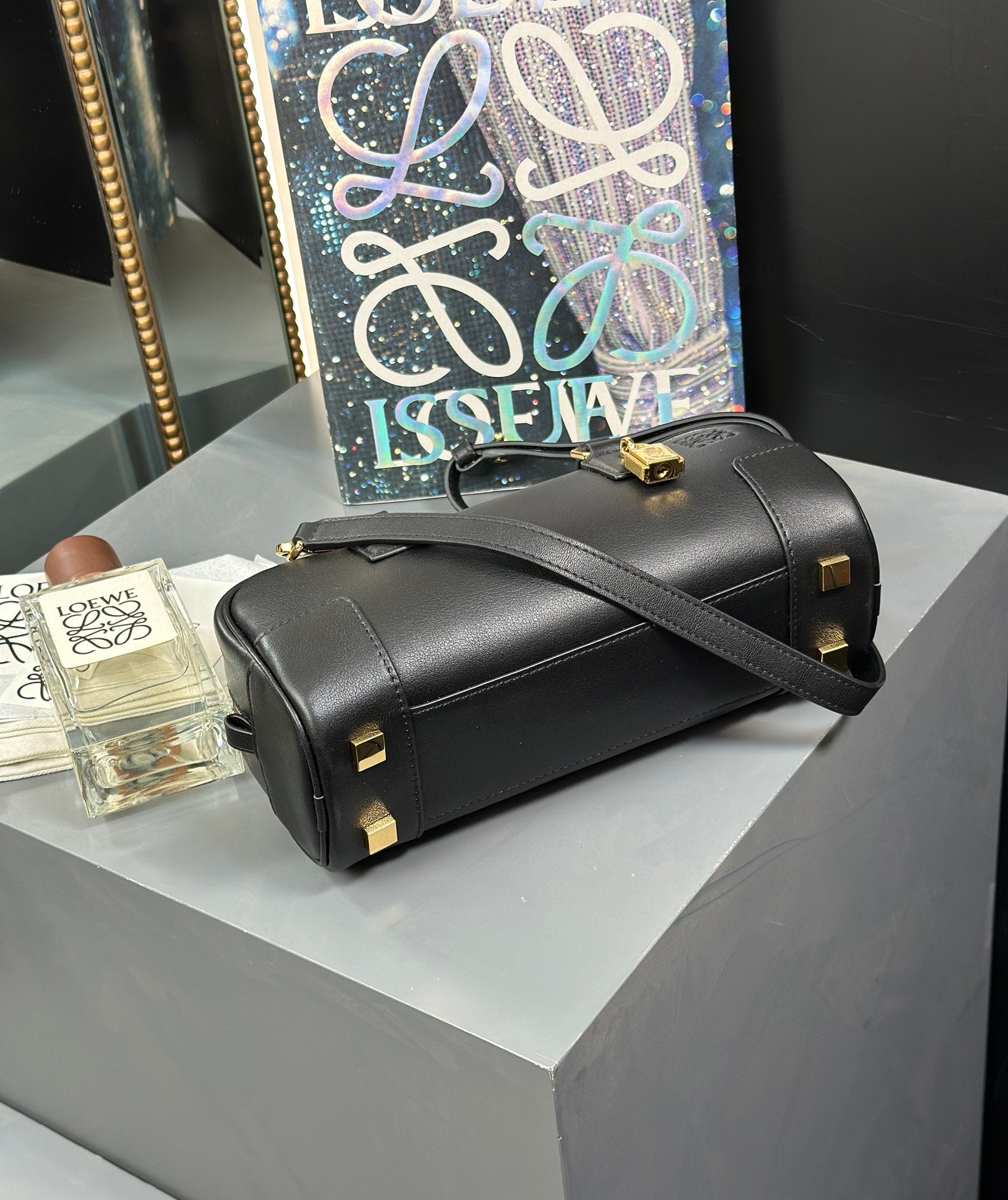 Black Amazona 23 Cropped Bag