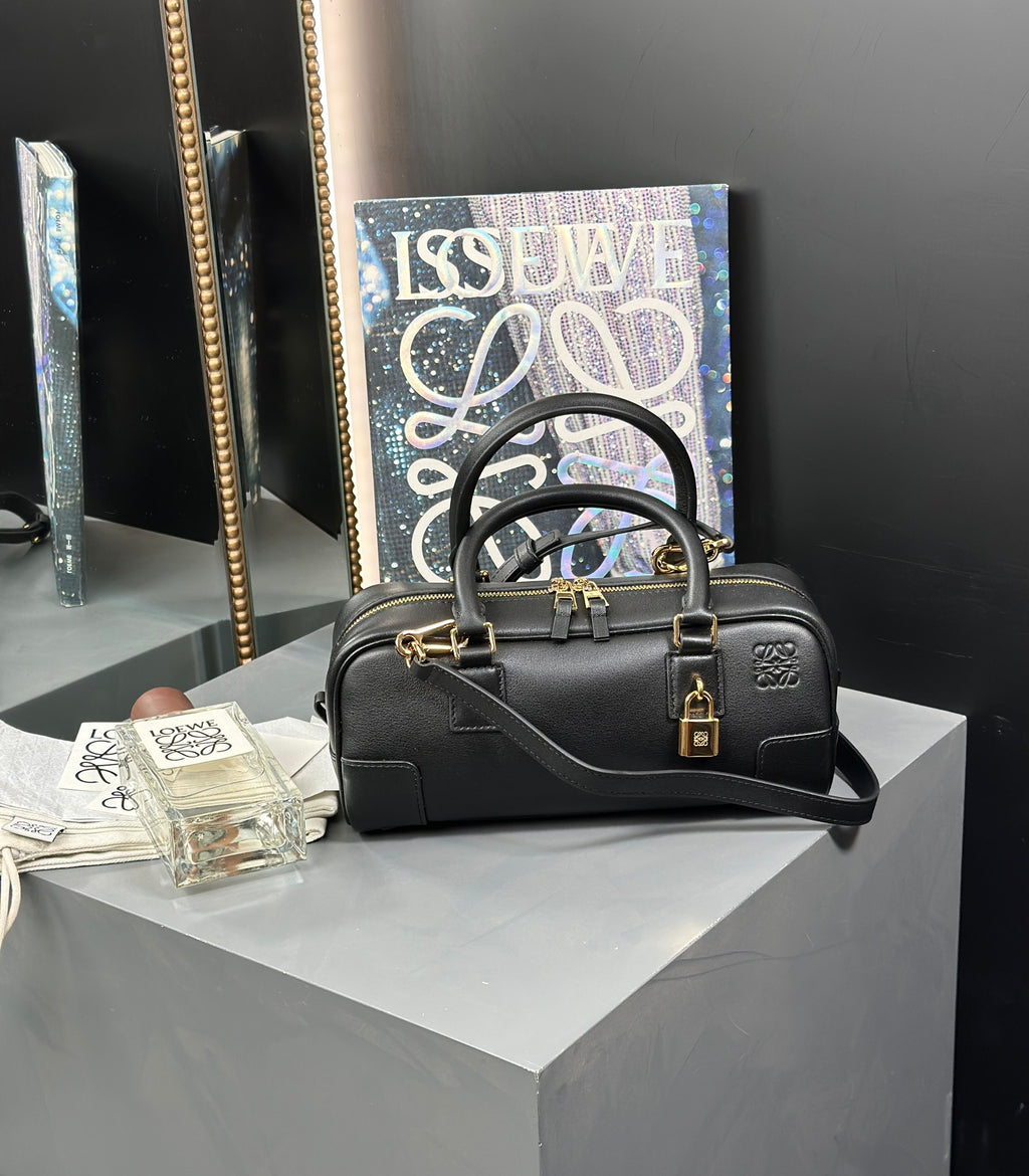 Black Amazona 23 Cropped Bag