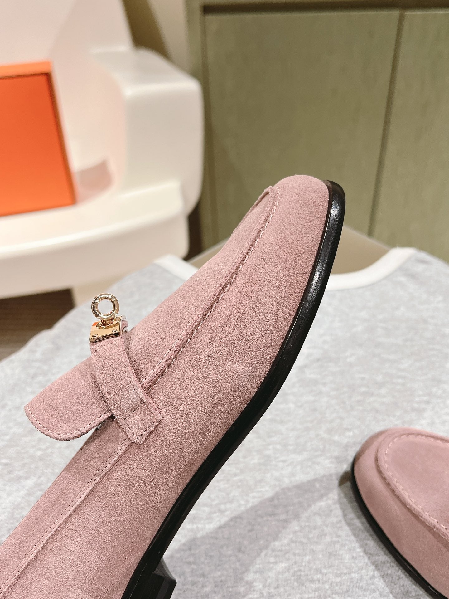 Rose Porcelaine HD Loafer
