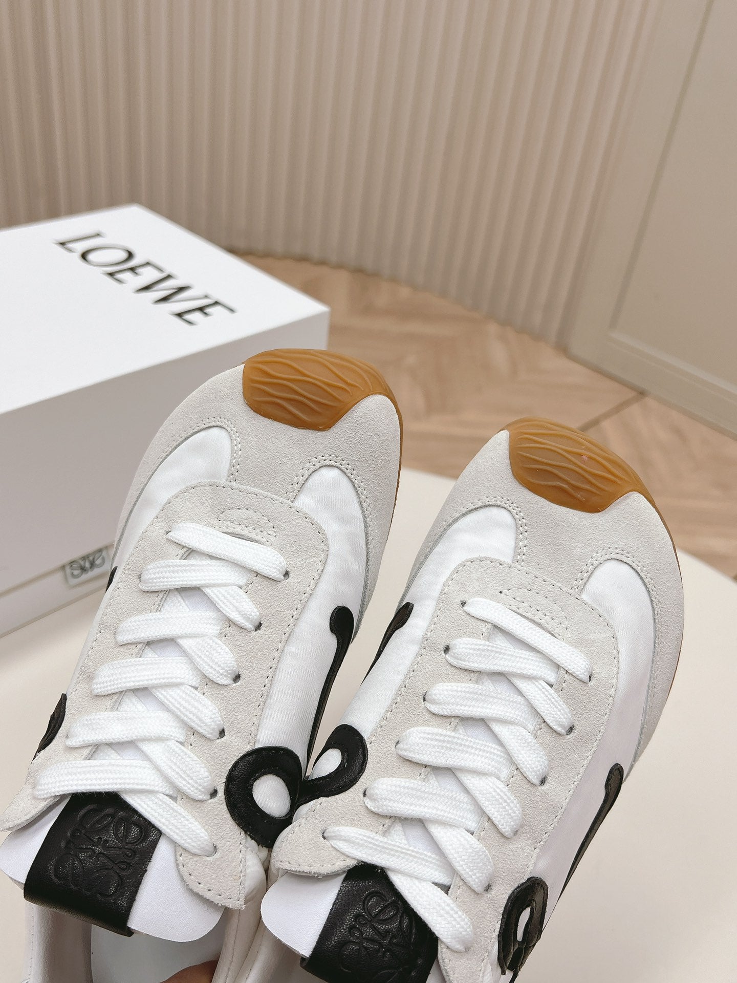 White/Black Ballet Runner