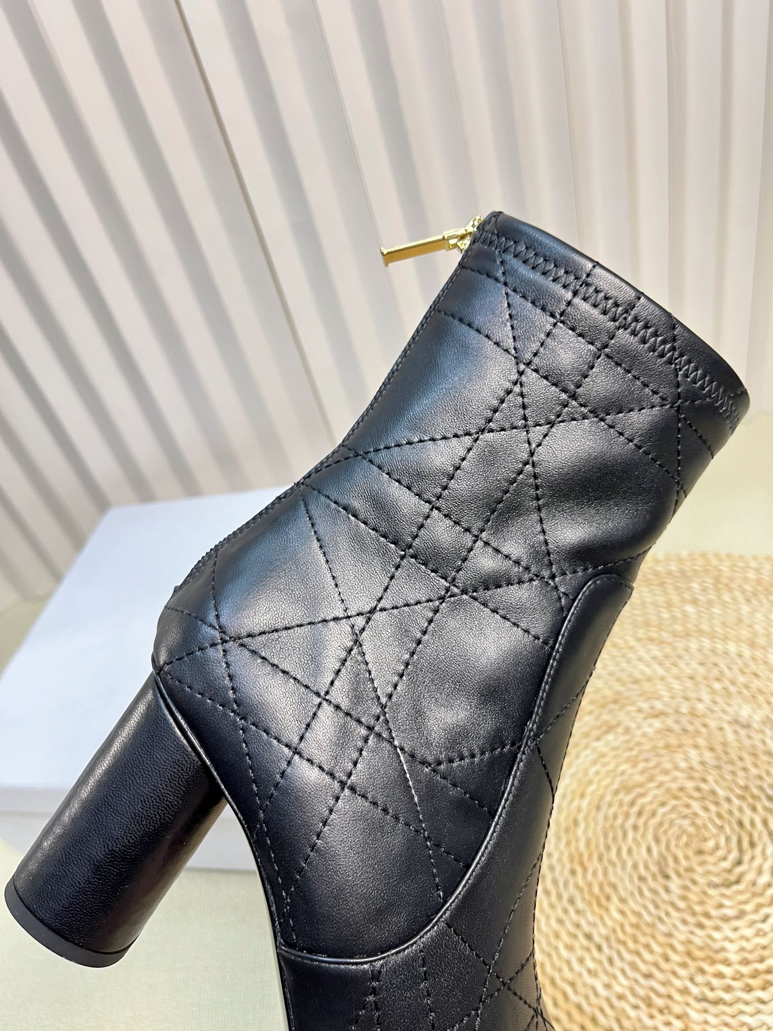 Black D-Shadow Heeled Ankle Boot