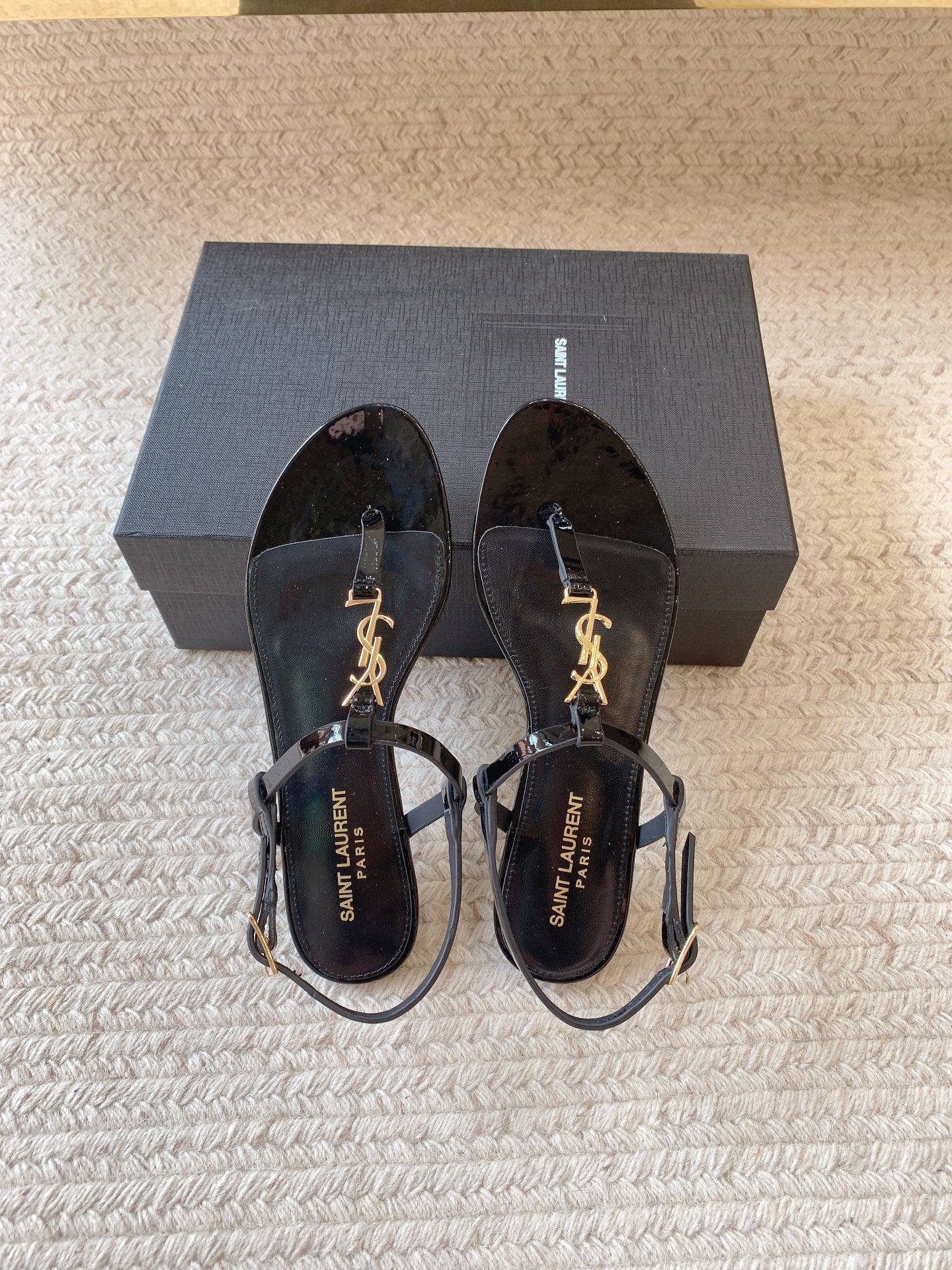 Black C Sandals In Patent Leather