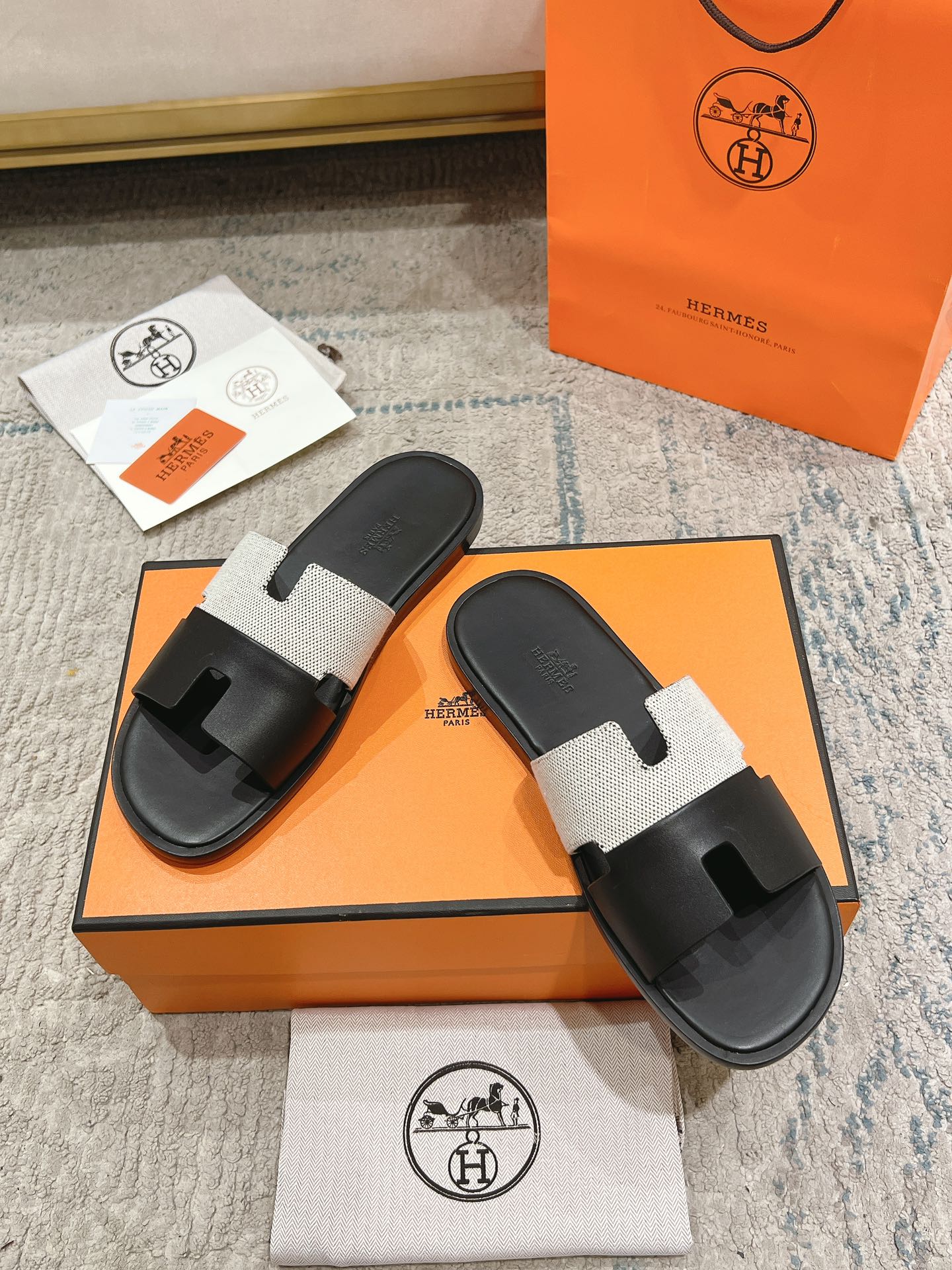 Prunoir / Noir Izmir Sandal