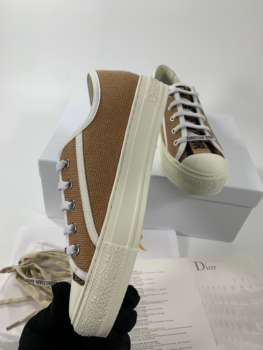 Beige canvas WD sneaker