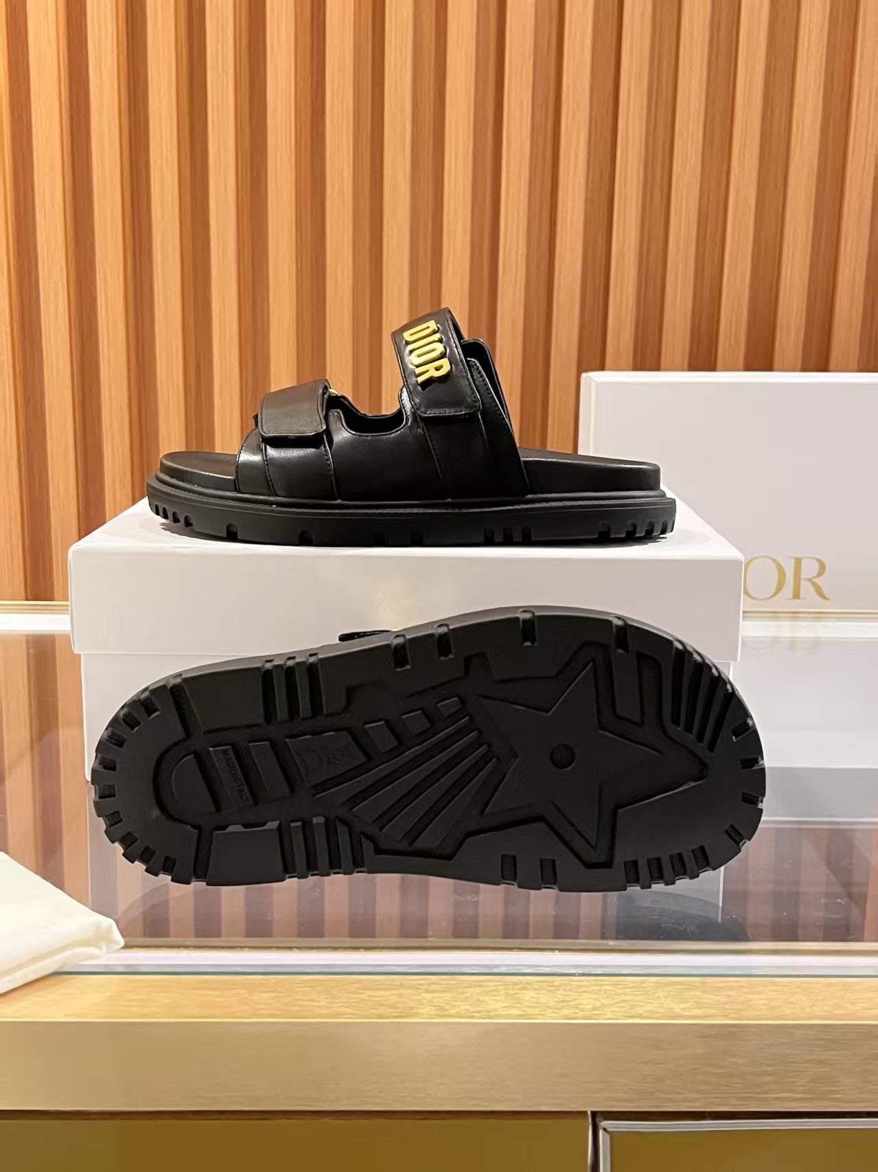 Black Dioract Slide