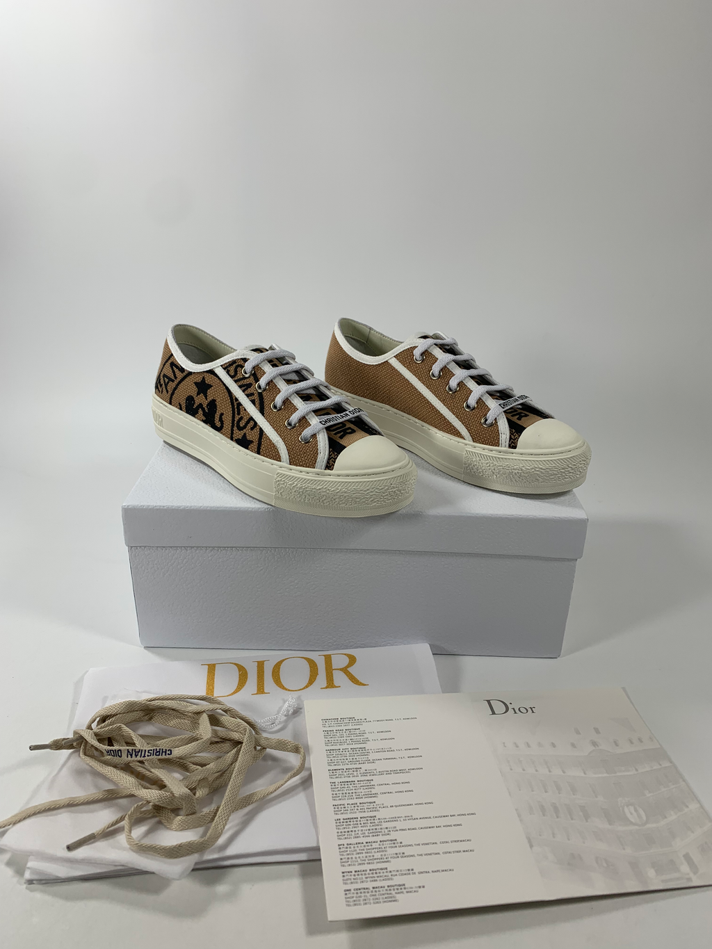 Beige canvas WD sneaker