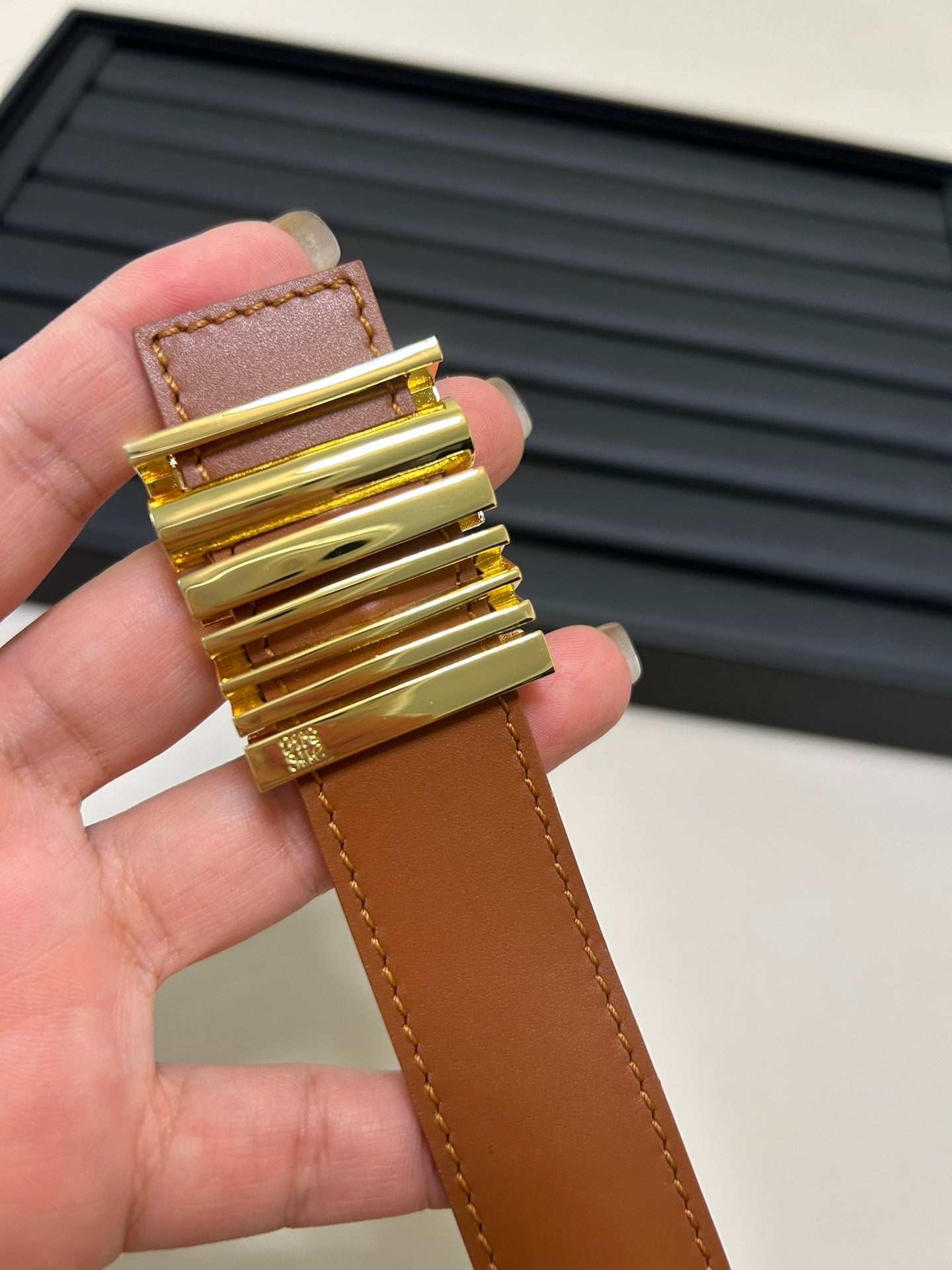 Oak/Gold Graphic Belt