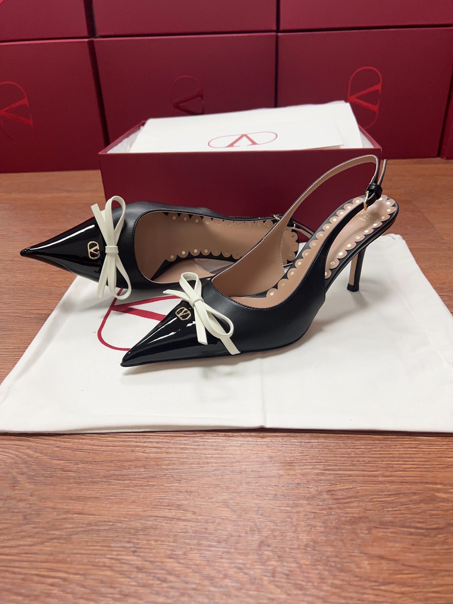 Black Bepointy Slingback Pump