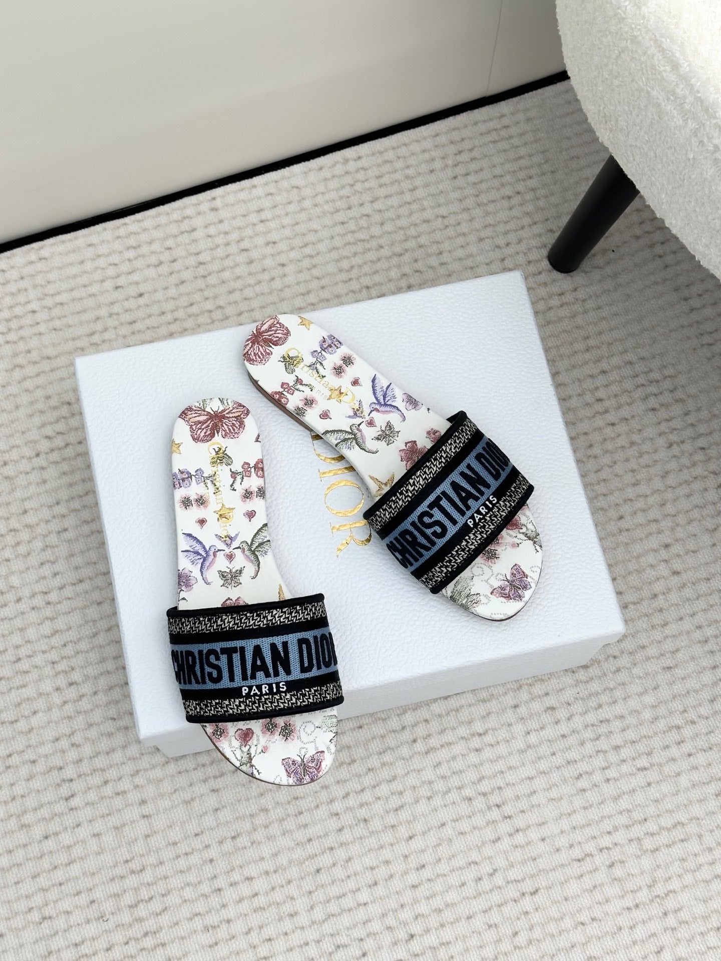 White Multicolor Dioramour Dway Slide