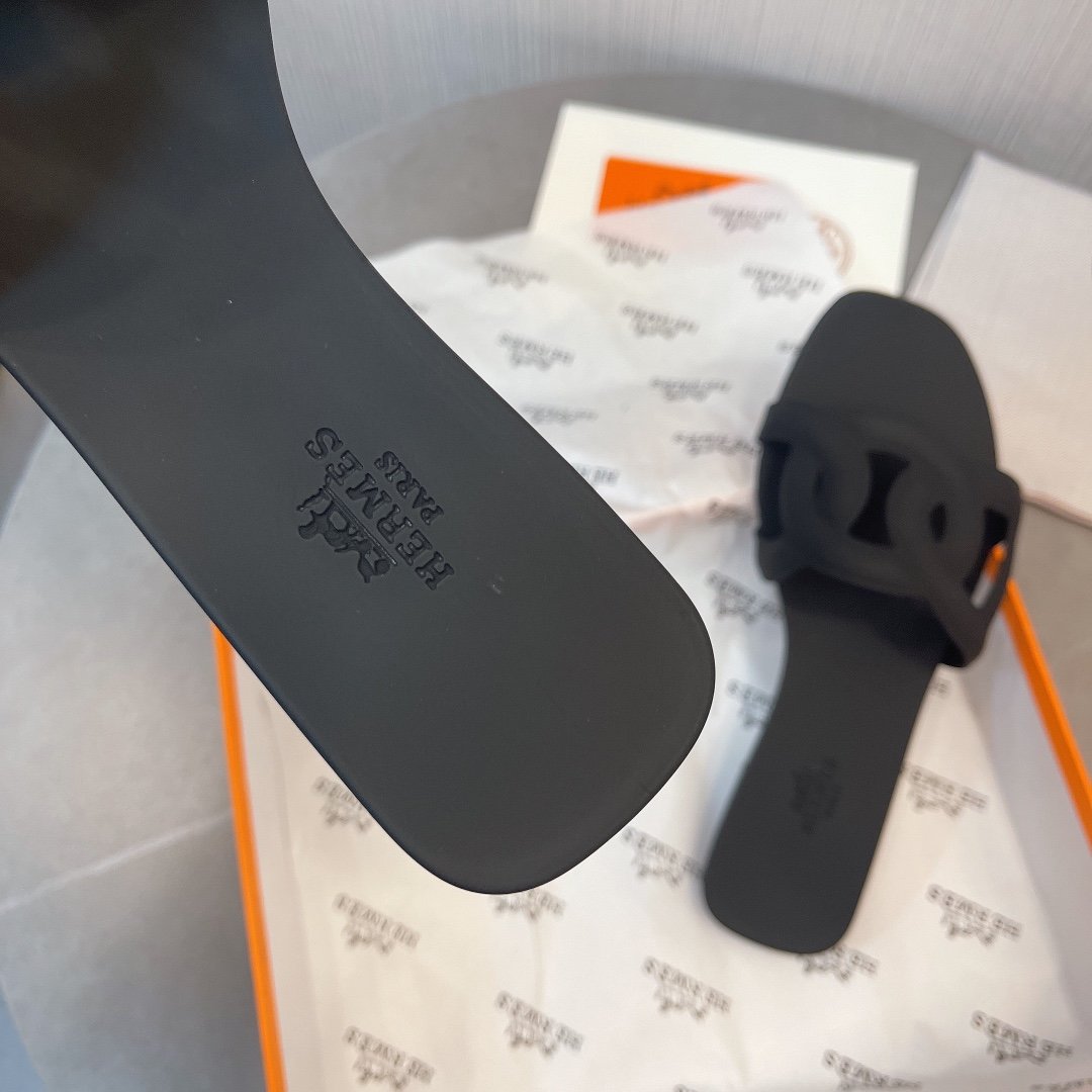 Noir HA sandal