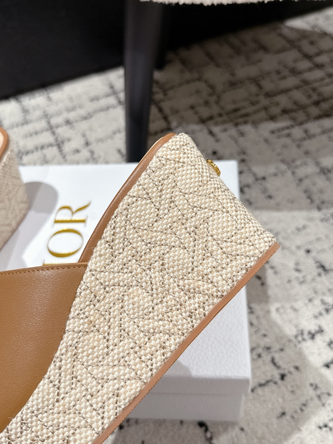 Camel Attitude Wedge Slide