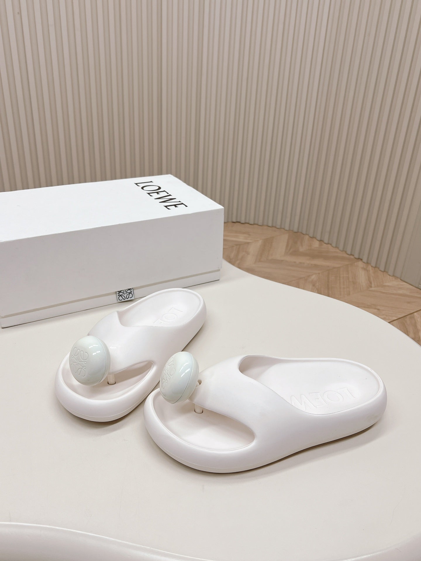 White Foam Slide
