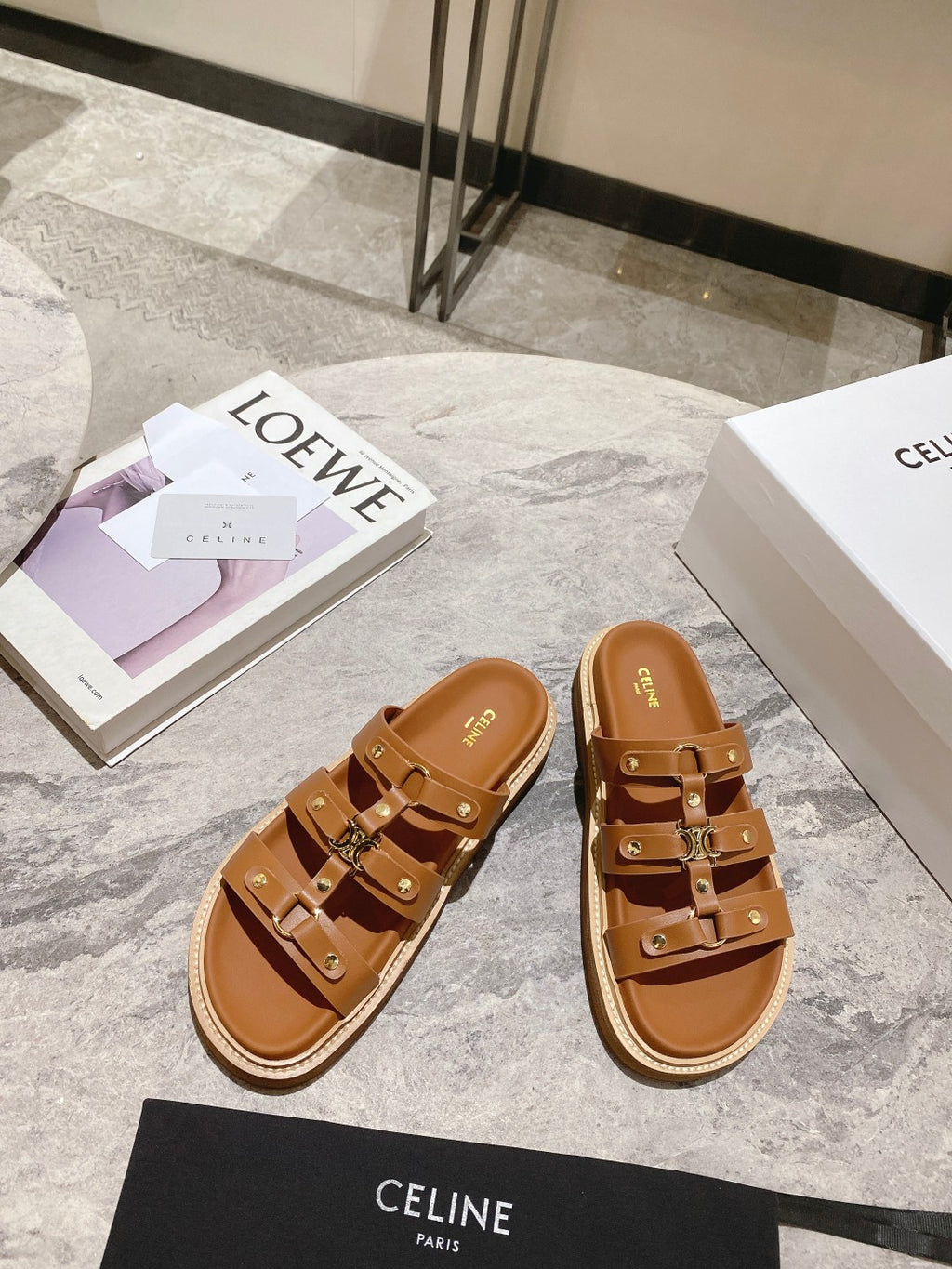 Tan Tippi Slides