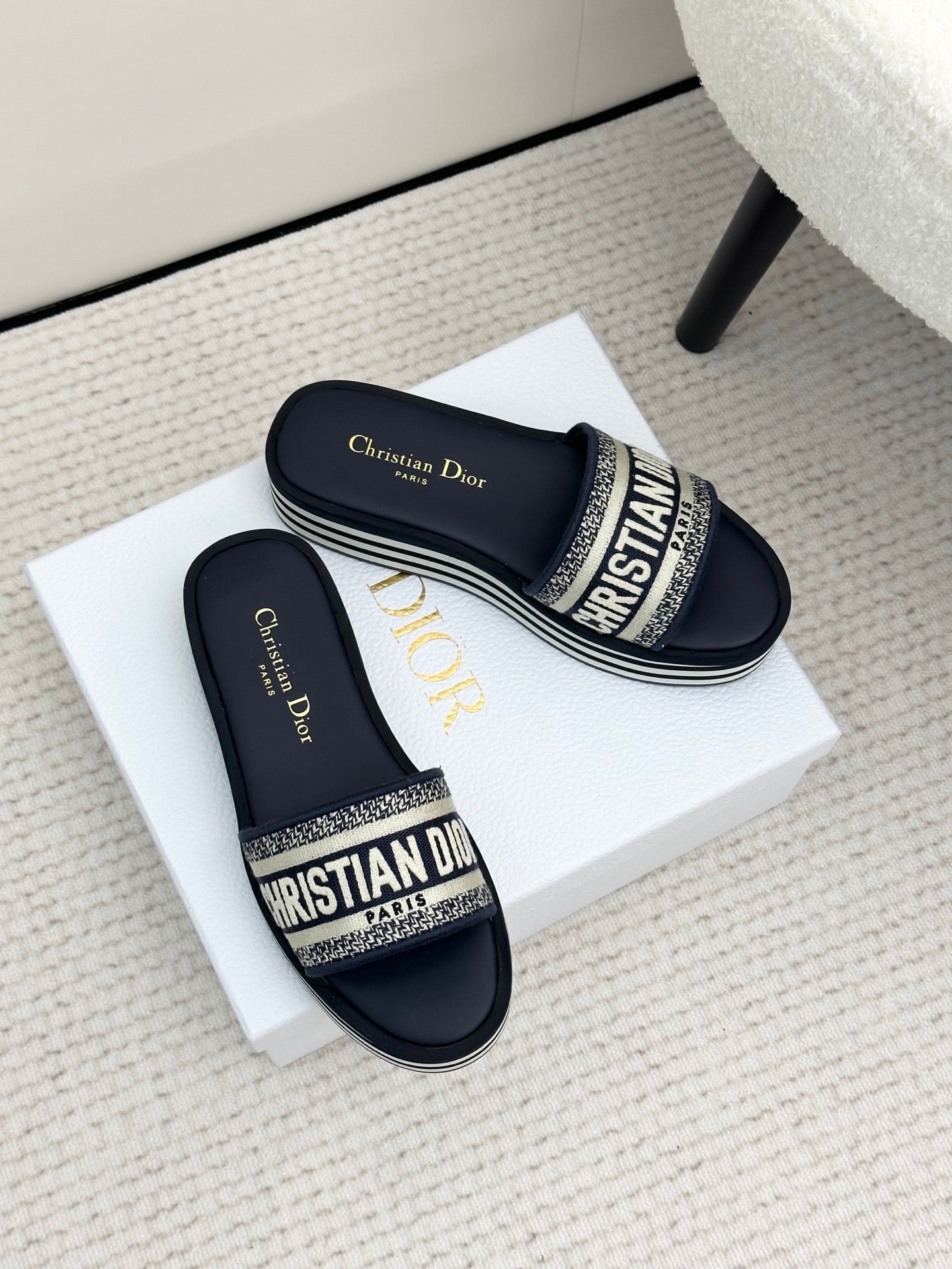 Deep Blue Dway Platform Slide