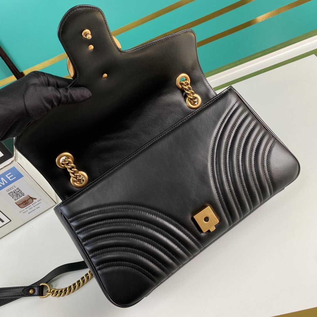 Black GM medium shoulder bag