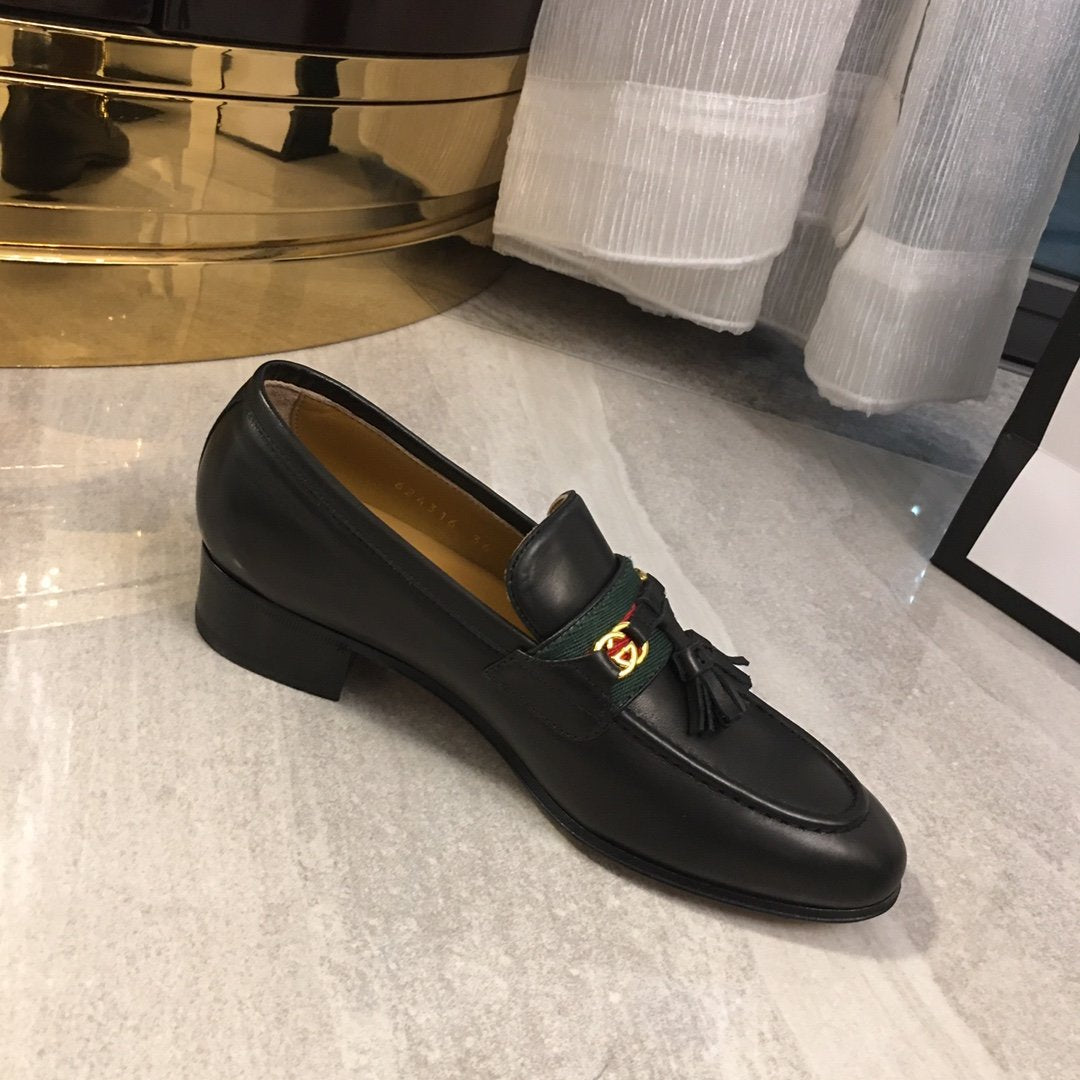 Black loafer with web
