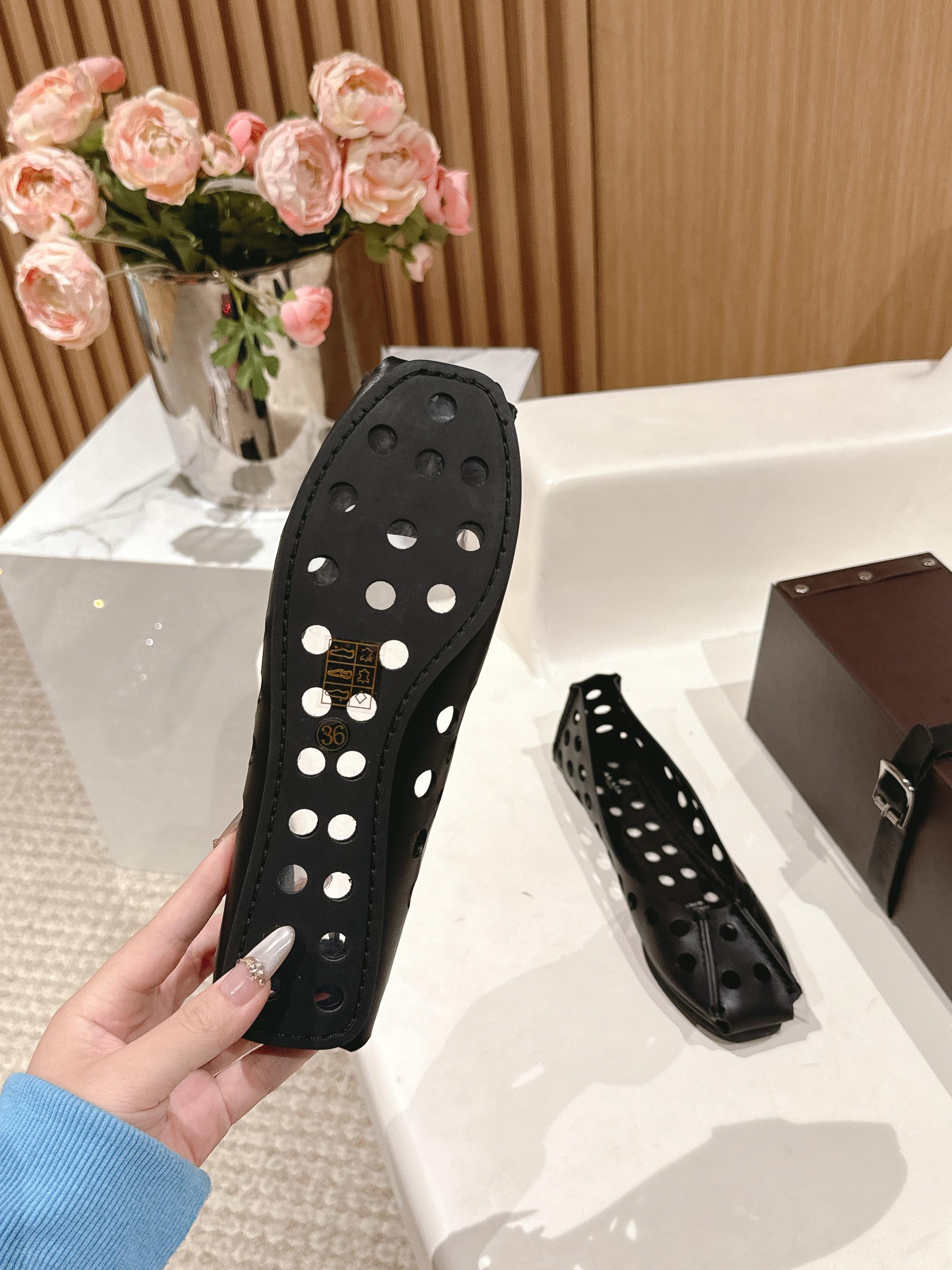 Black Perfo Ballet Flats