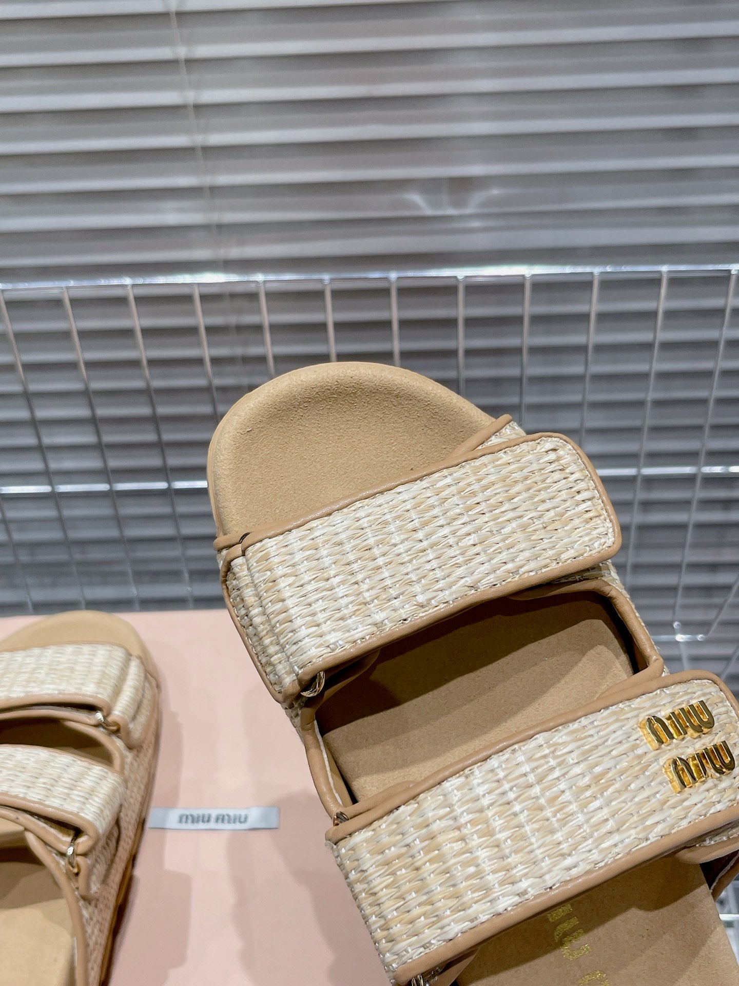 Natural Raffia-Effect Slides