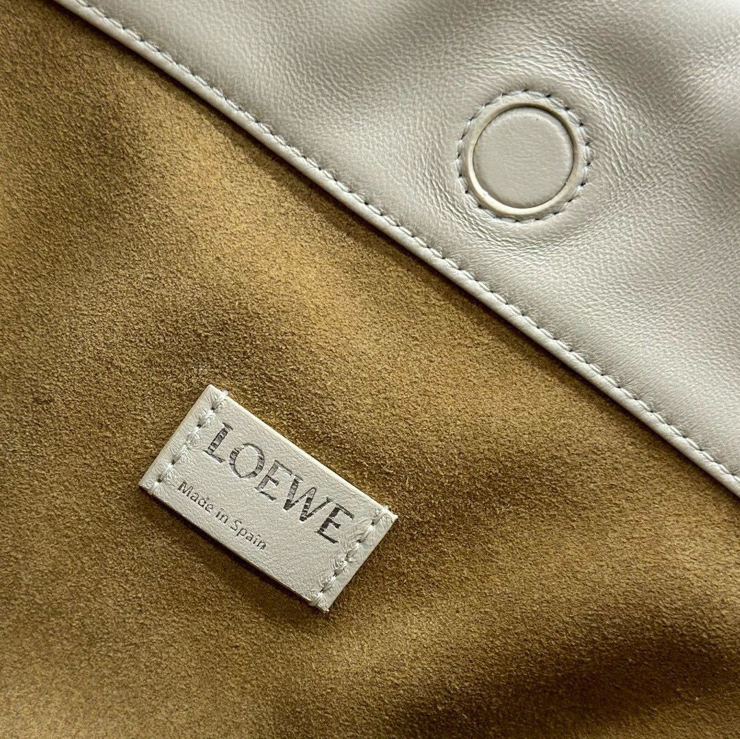 Sea Salt Medium Flamenco Purse