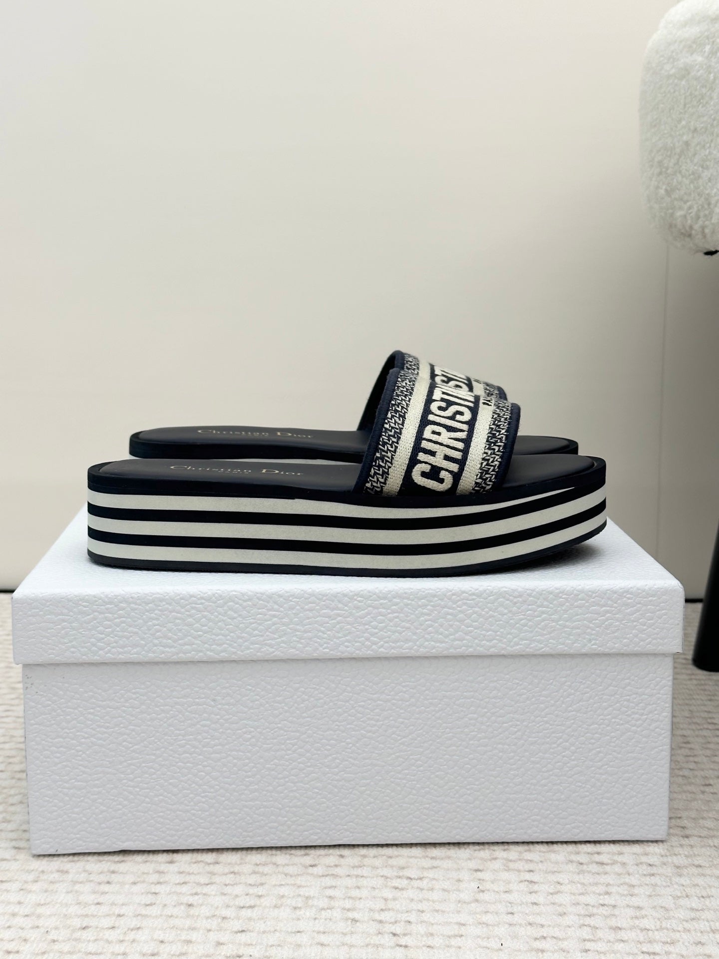 Deep Blue Dway Platform Slide