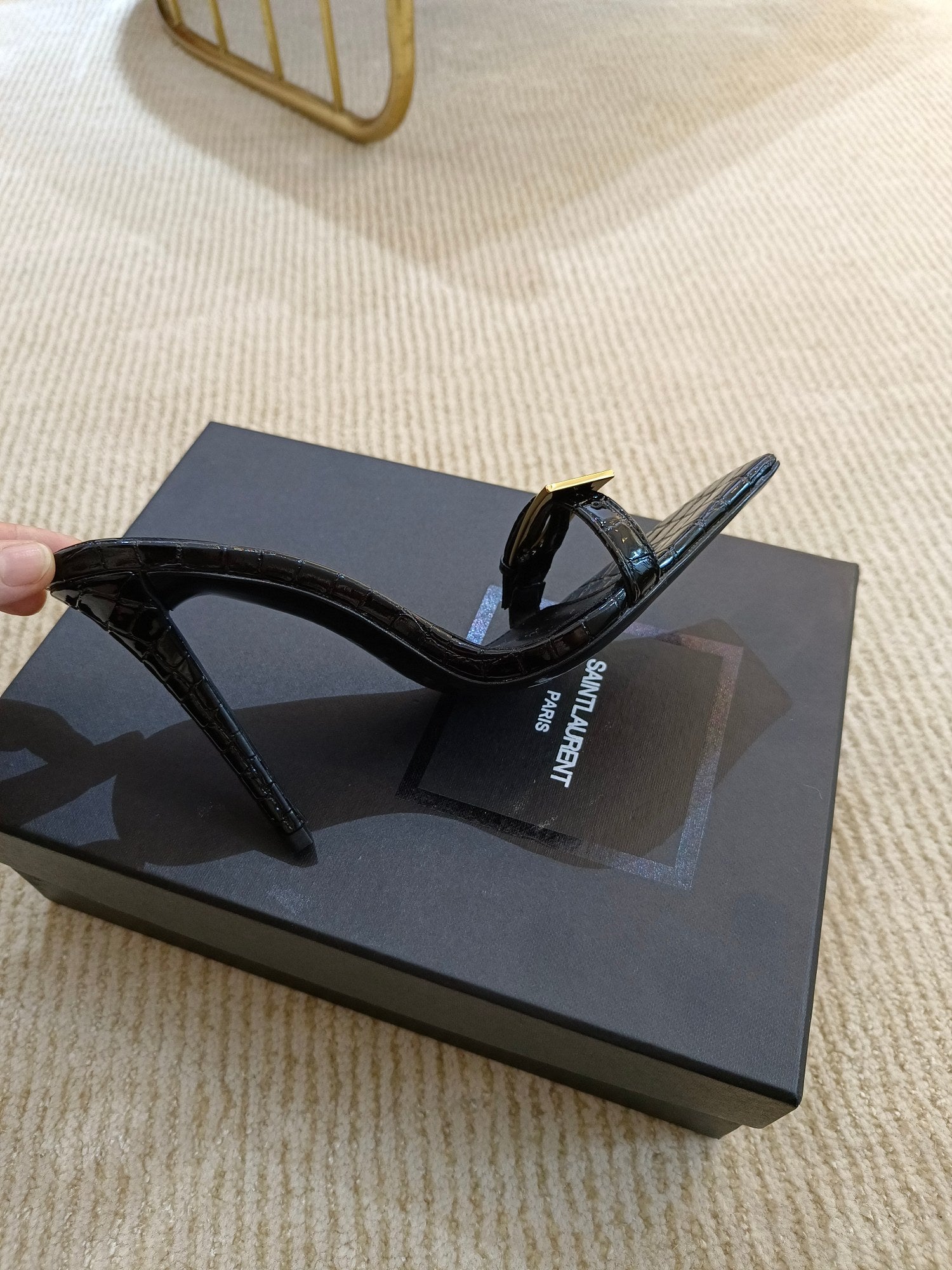 YL Mules In Crocodile-Embossed Leather