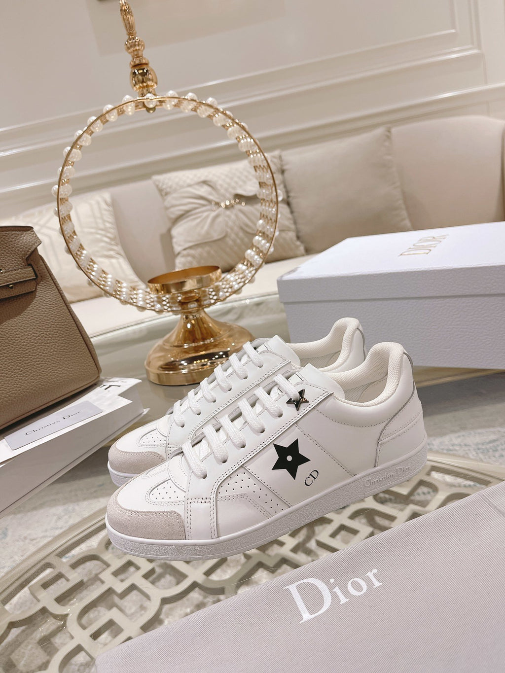 White star sneaker