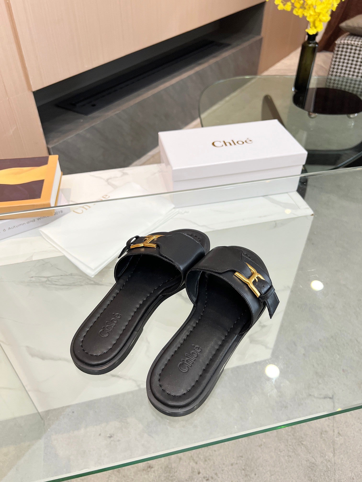 Black CM Slide