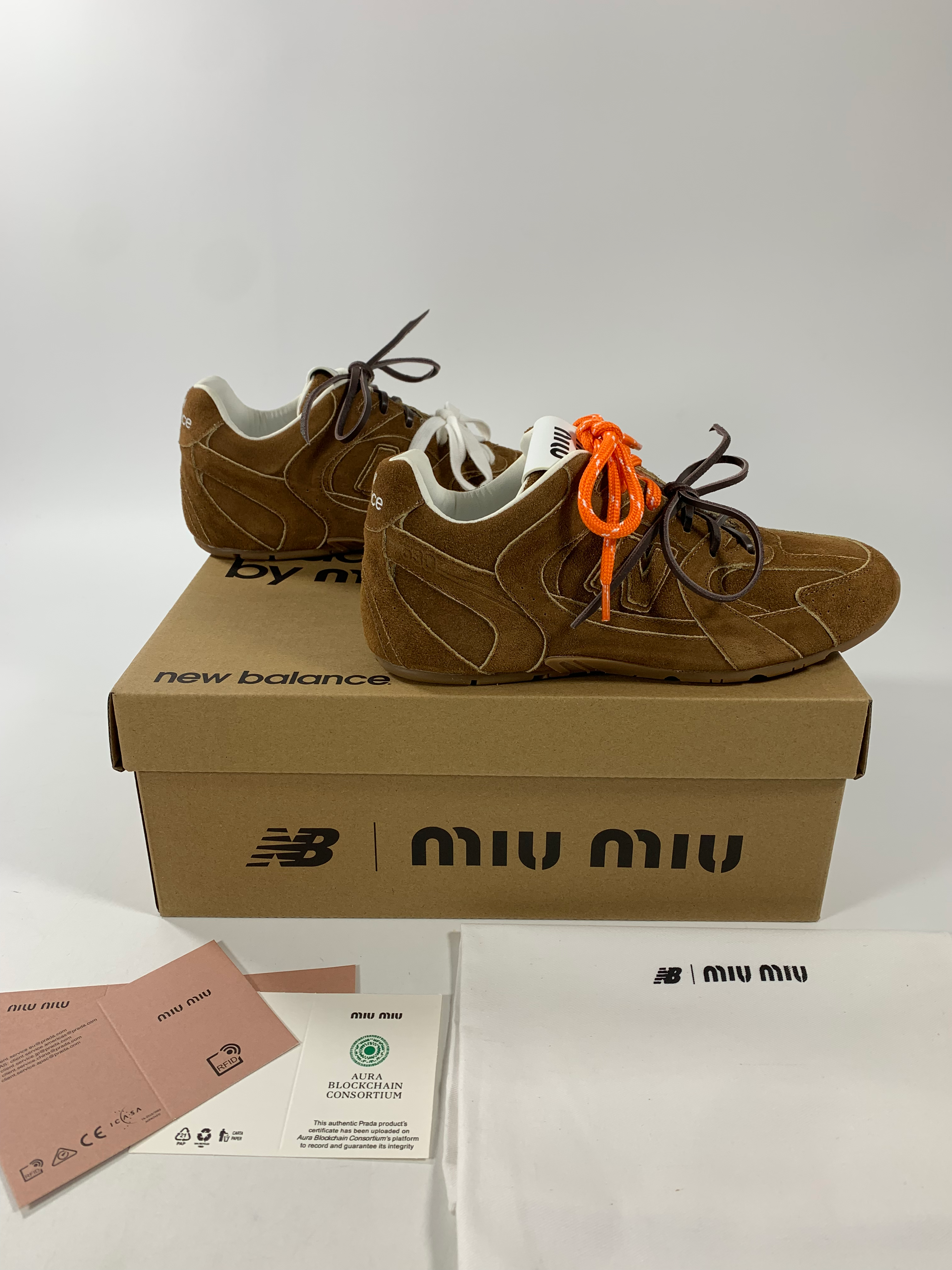 Cinnamon NxM 530 SL Suede Sneakers