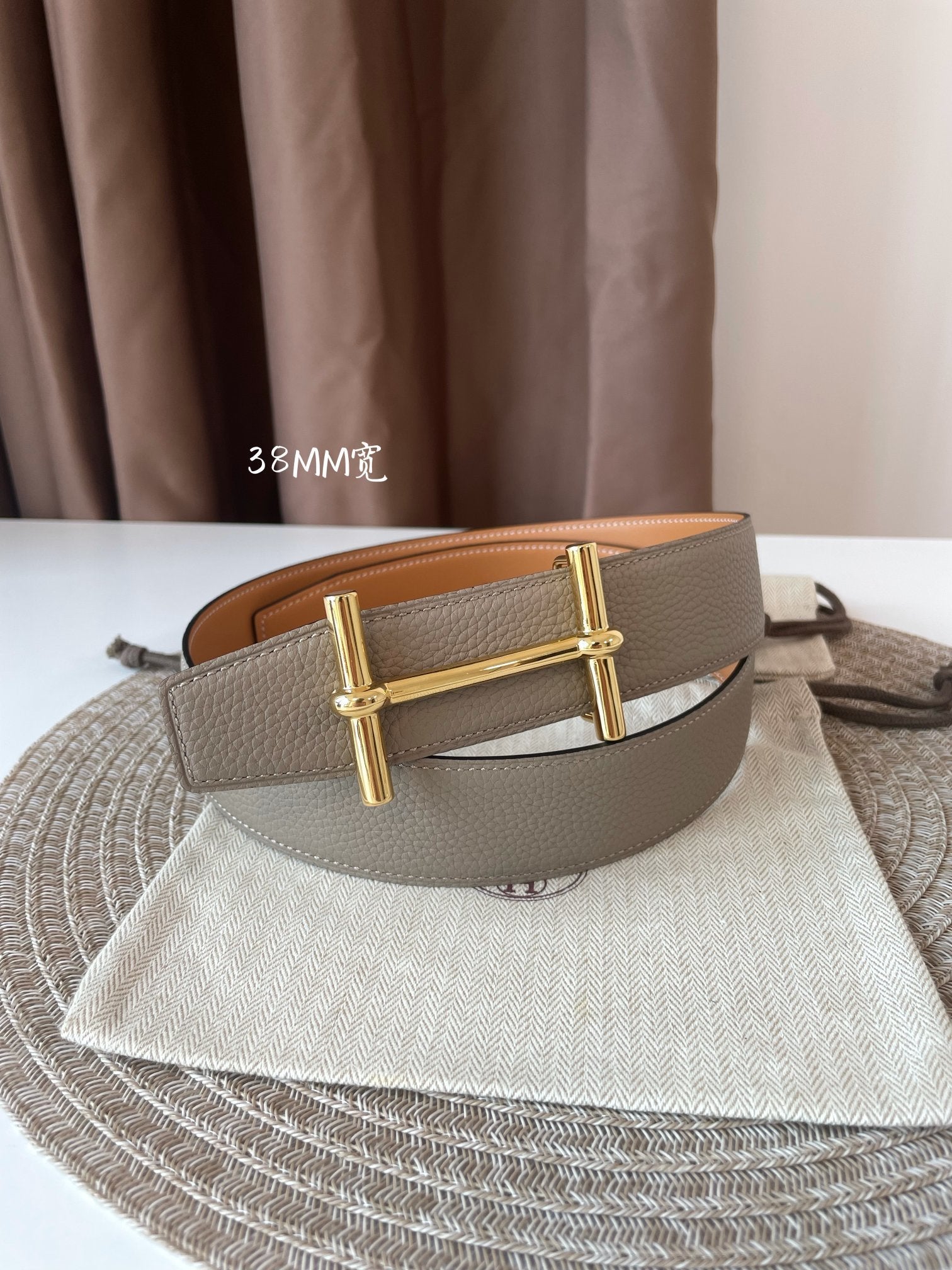 Brown HD gold belt buckle & leather strap