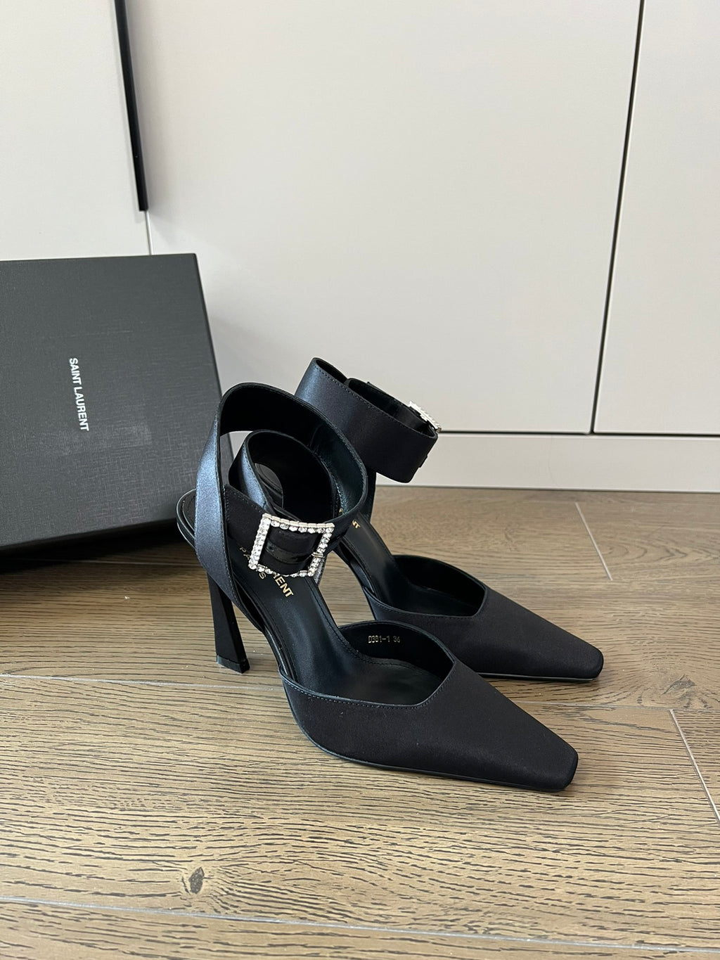 Black YF slingback pumps in crepe satin