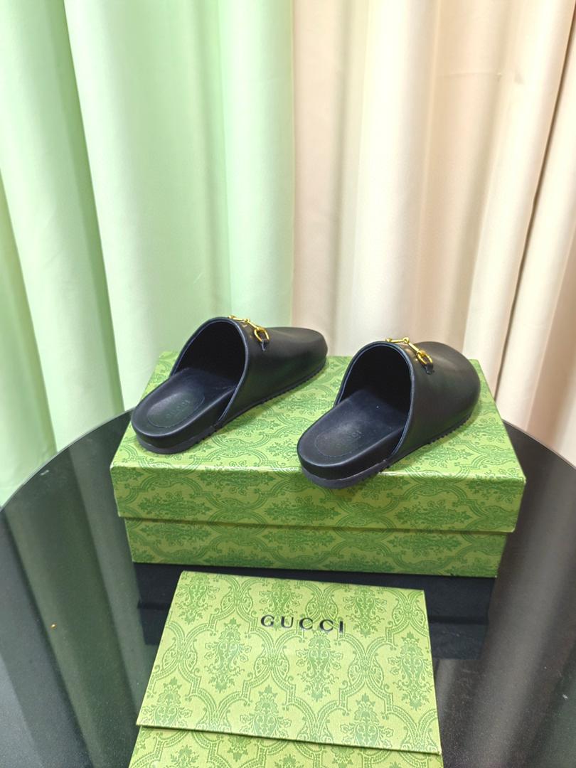 Black GH Slipper