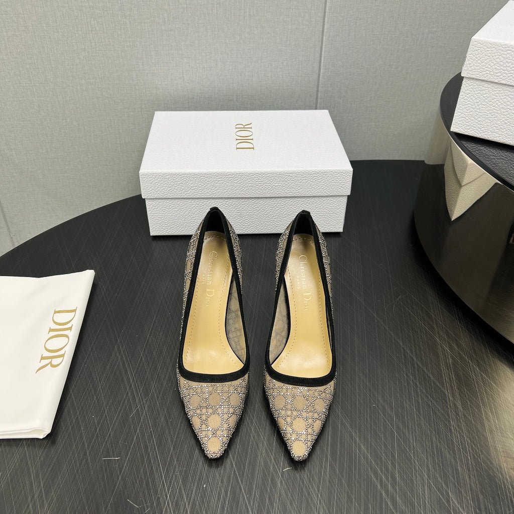 Black & Nude Capture Pump